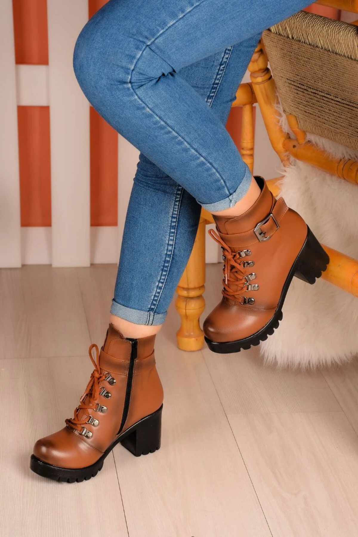Taba Deri Kadın Bağcıklı Topuklu Bot Ba14050