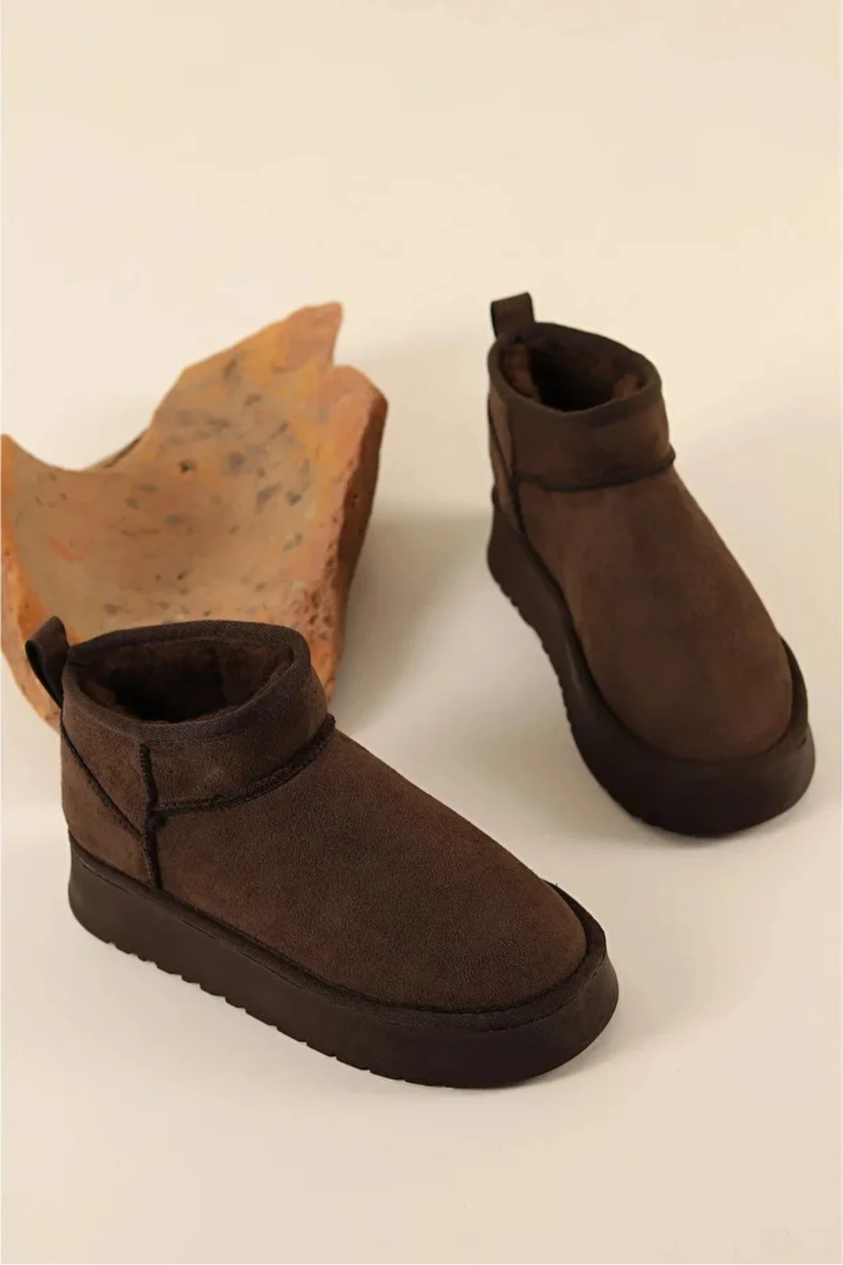 Kadın Kahverengi Süet İçi Kürklü Kalın Taban Mini Bot WSB1116