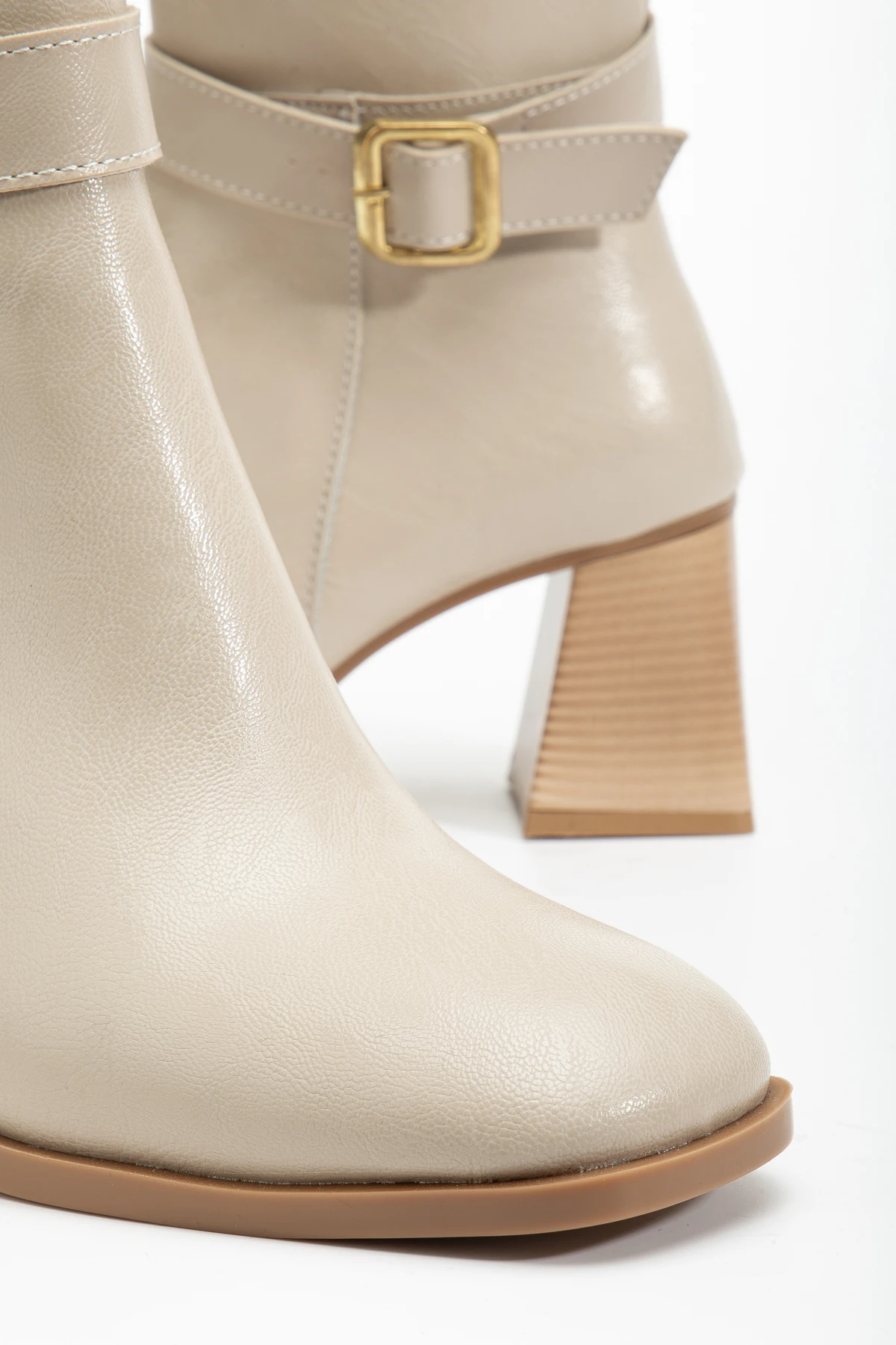 Kadın Bej 7 Cm Topuklu Fermuarlı Diz Altı Çizme Bot WSB1166