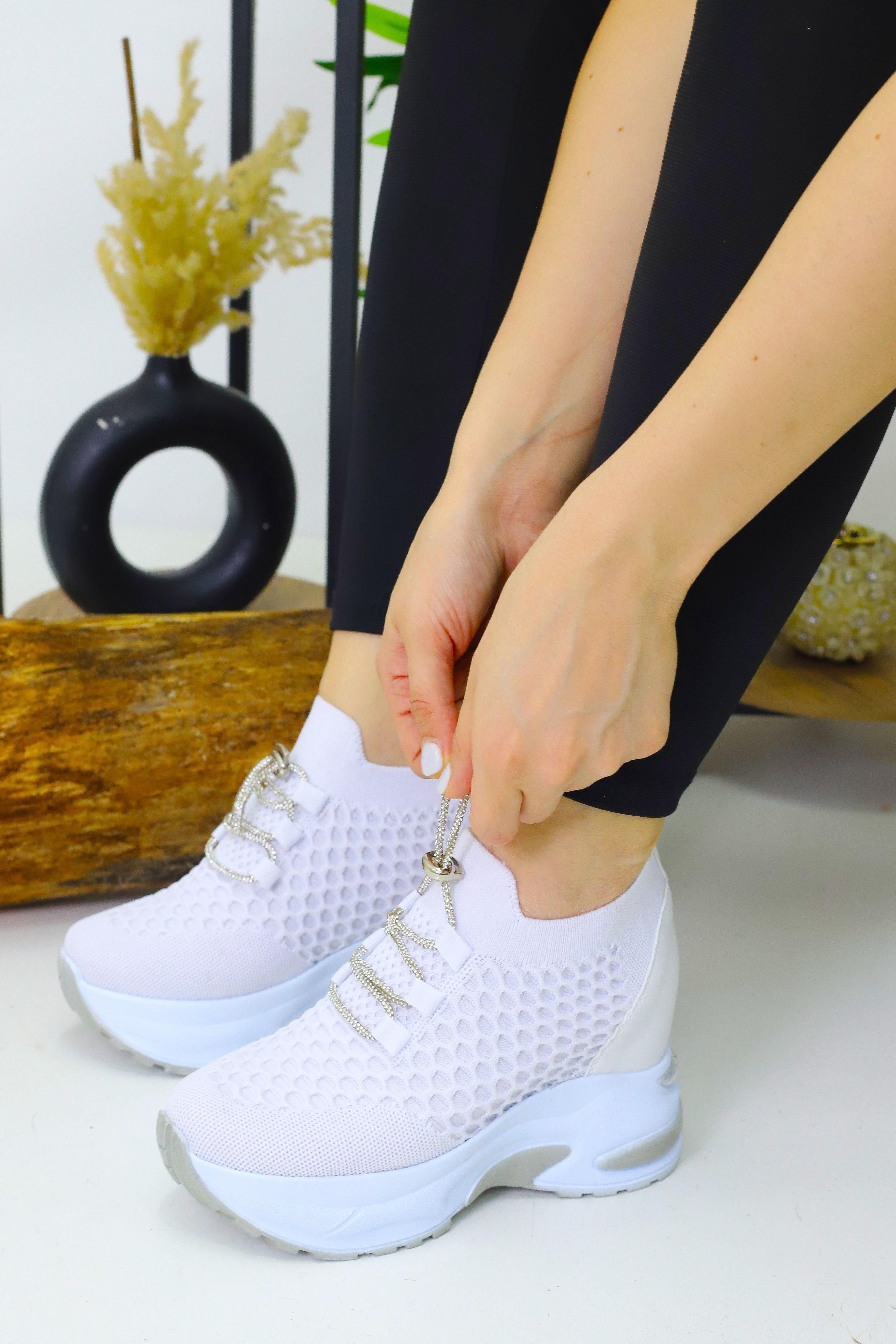 Kadın Beyaz Triko 10 cm Gizli Topuk Spor Ayakkabı WSB4090