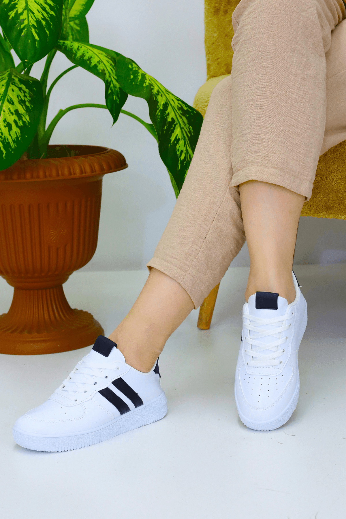 Unisex Beyaz Siyah 2 Şerit Bağcıklı Günlük Spor Ayakkabı WSB4082