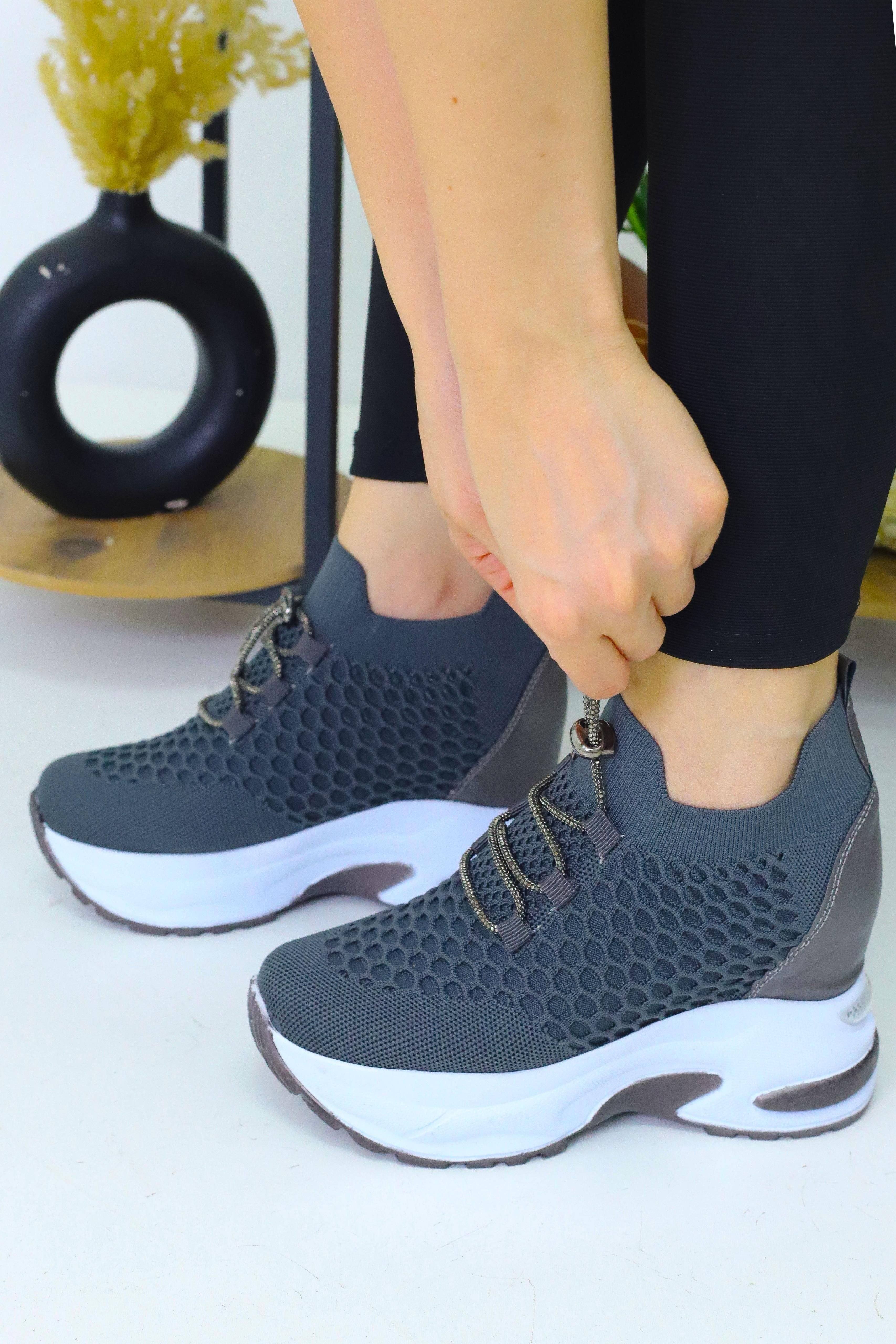 Kadın Gri Triko 10 cm Gizli Topuk Spor Ayakkabı WSB4090