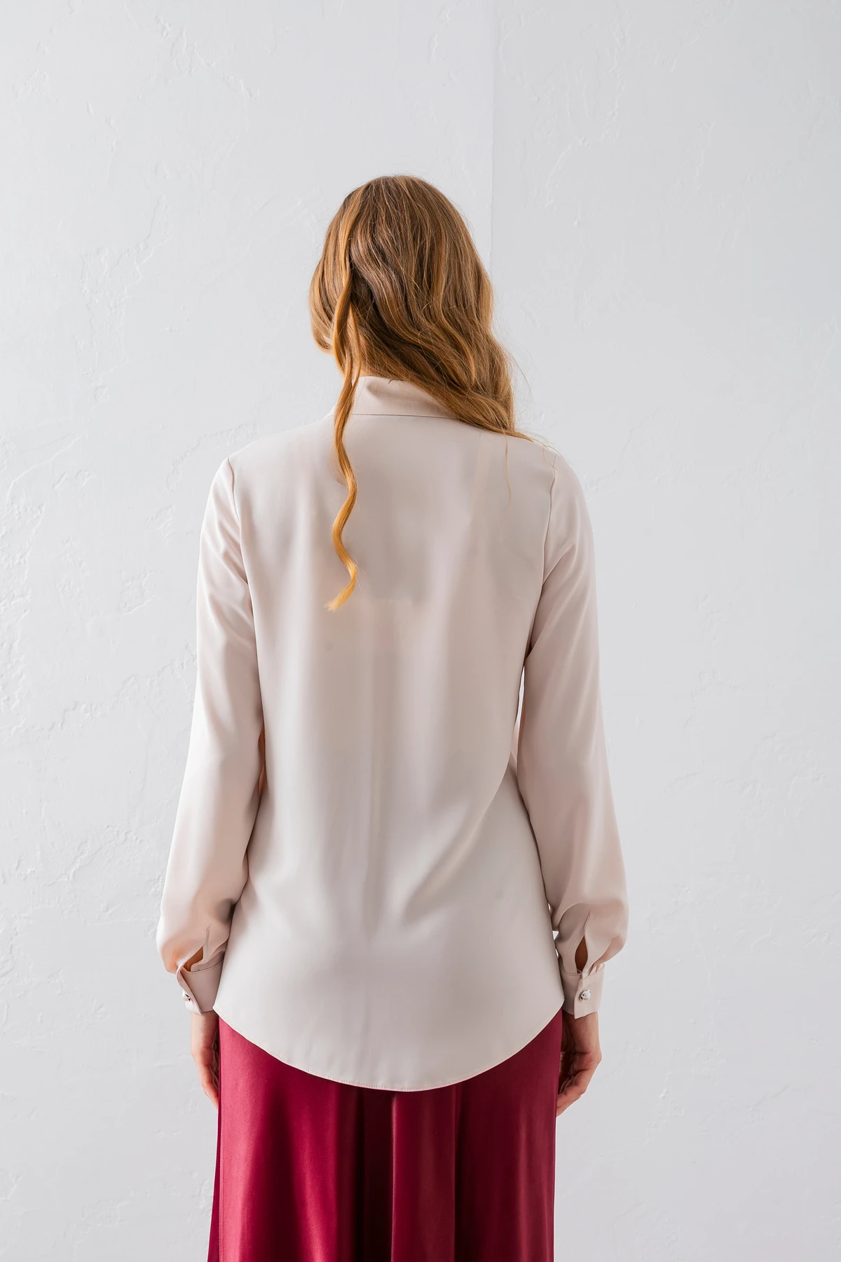 GİZLİ DÜĞMELİ İNCE DETAY GÖMLEK