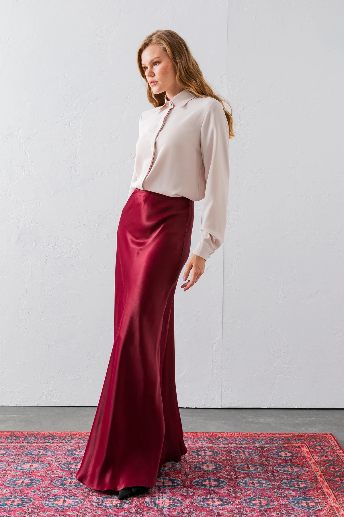 GİZLİ DÜĞMELİ İNCE DETAY GÖMLEK