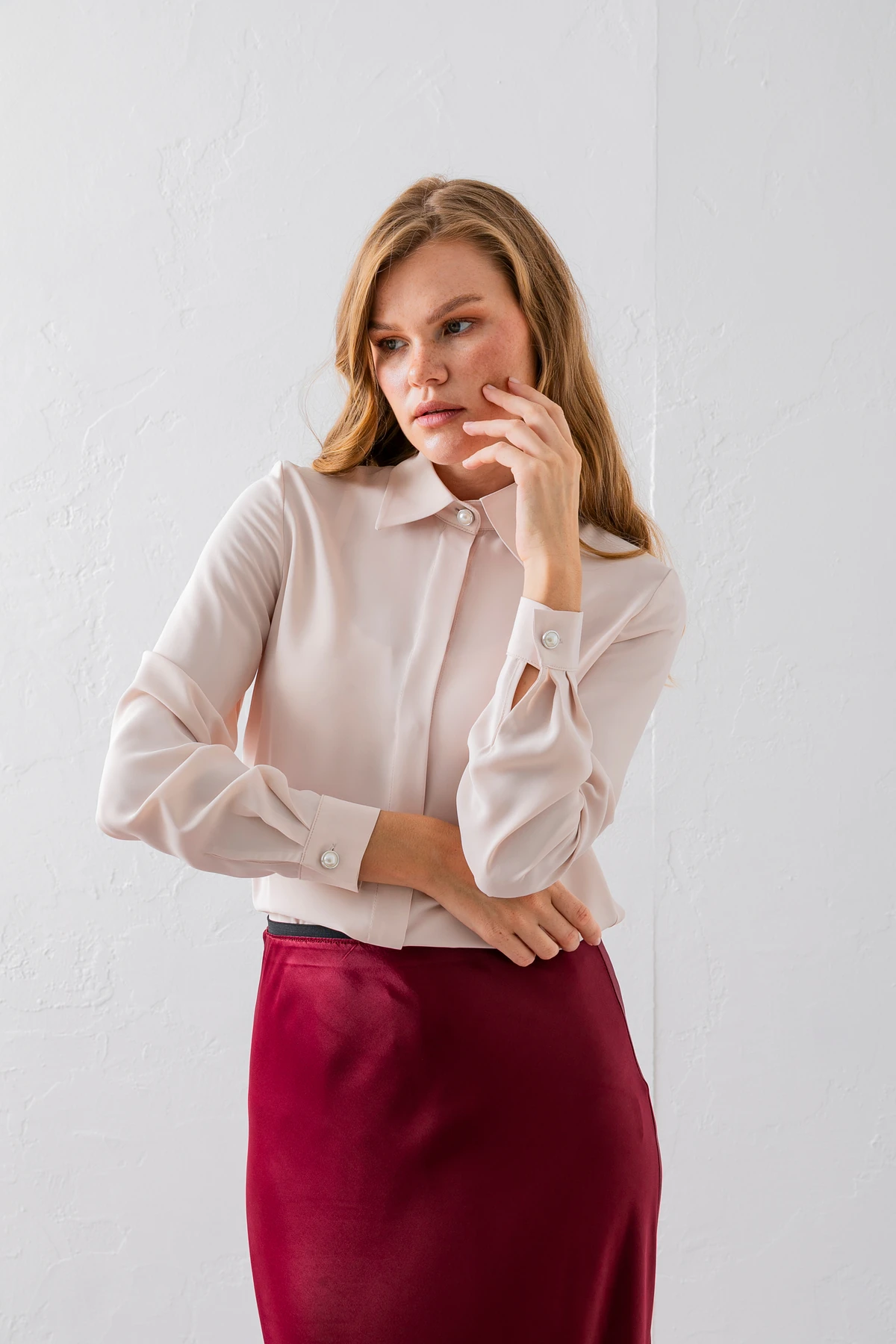 GİZLİ DÜĞMELİ İNCE DETAY GÖMLEK