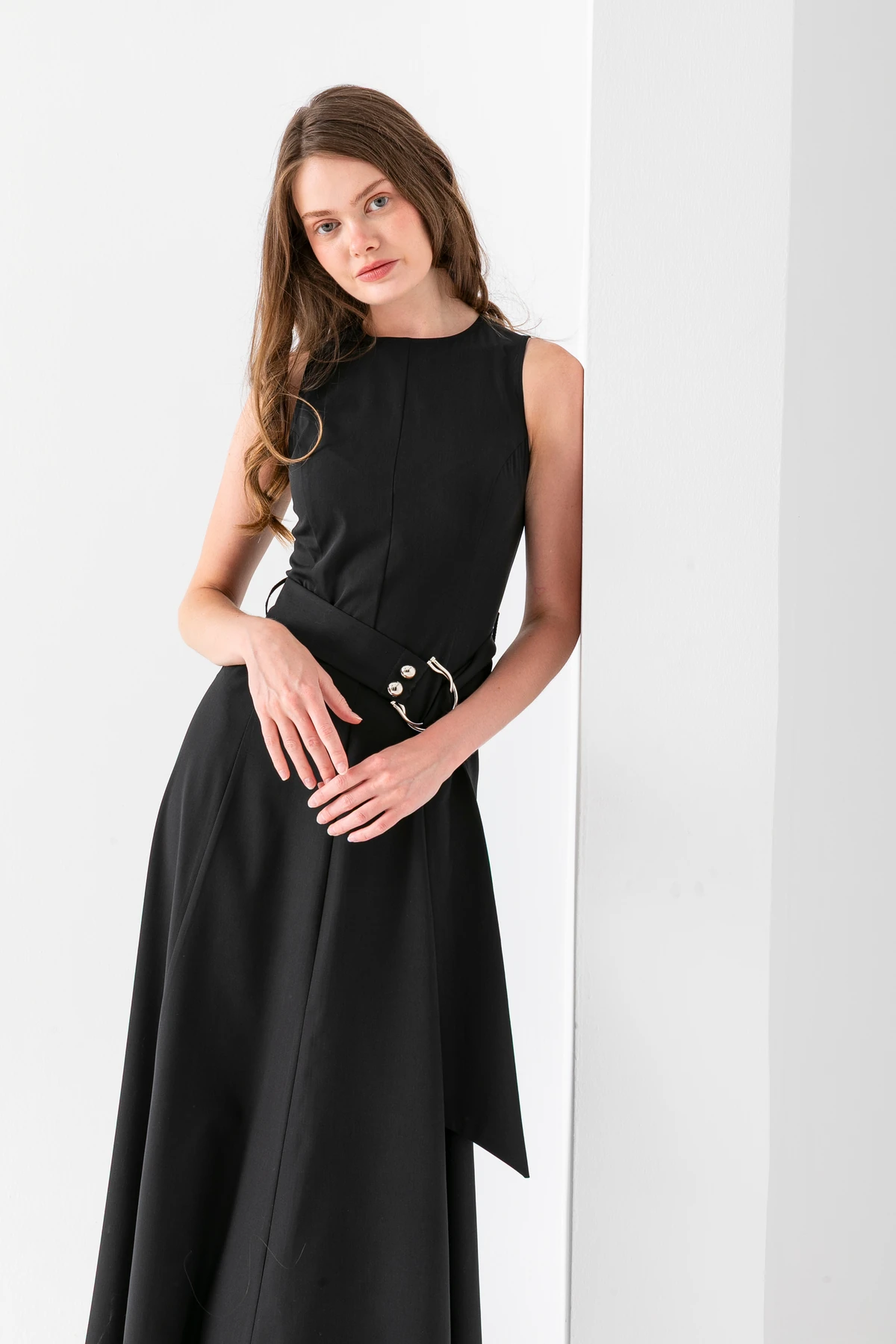 Kolsuz Uzun Kuşaklı Elbise Poliviskon