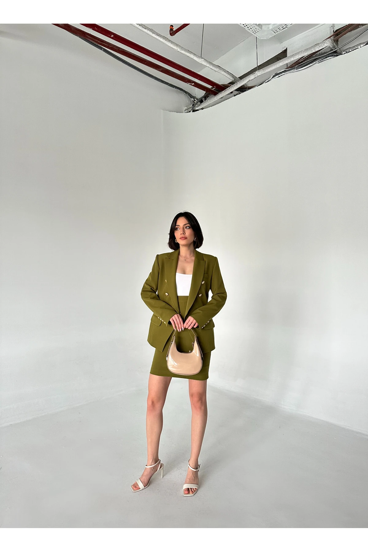 METAL DÜĞMELİ BLAZER İKİLİ ETEK TAKIM