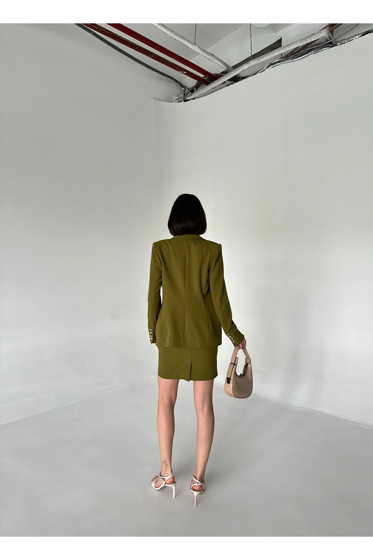 METAL DÜĞMELİ BLAZER İKİLİ ETEK TAKIM