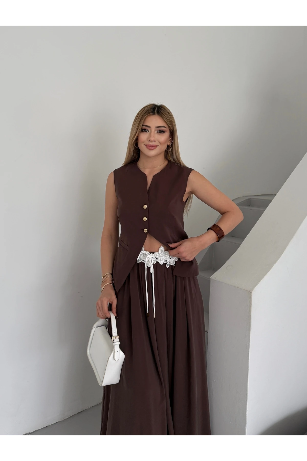 Güpür Detaylı Yelekli Etek İkili Takım