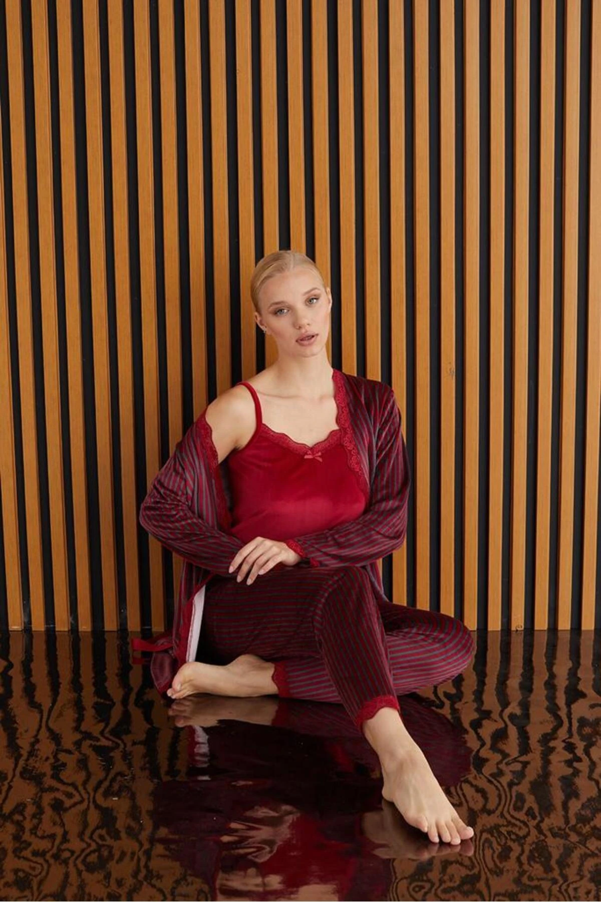 Vuntal Kadın Fransız Kadife Sabahlıklı Kışlık Pijama Takımı Şeritli