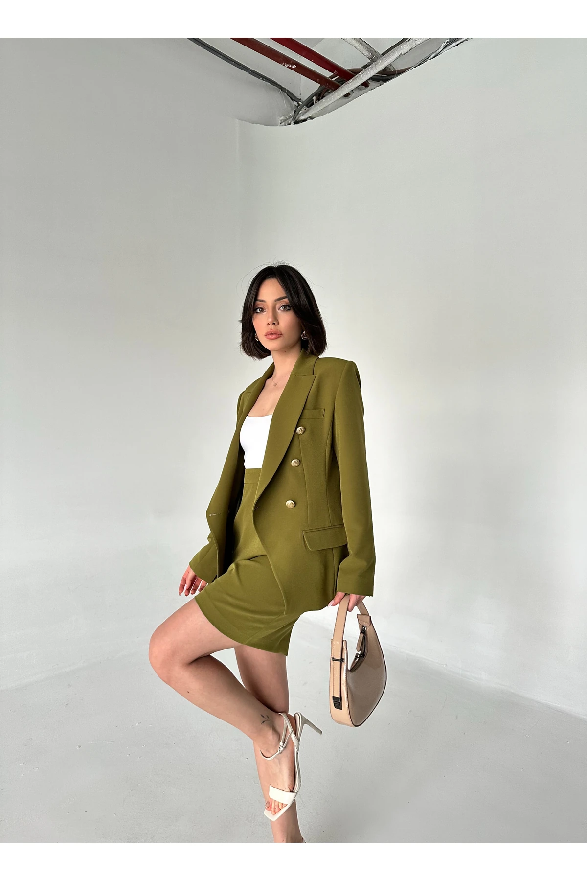 METAL DÜĞMELİ BLAZER İKİLİ ETEK TAKIM