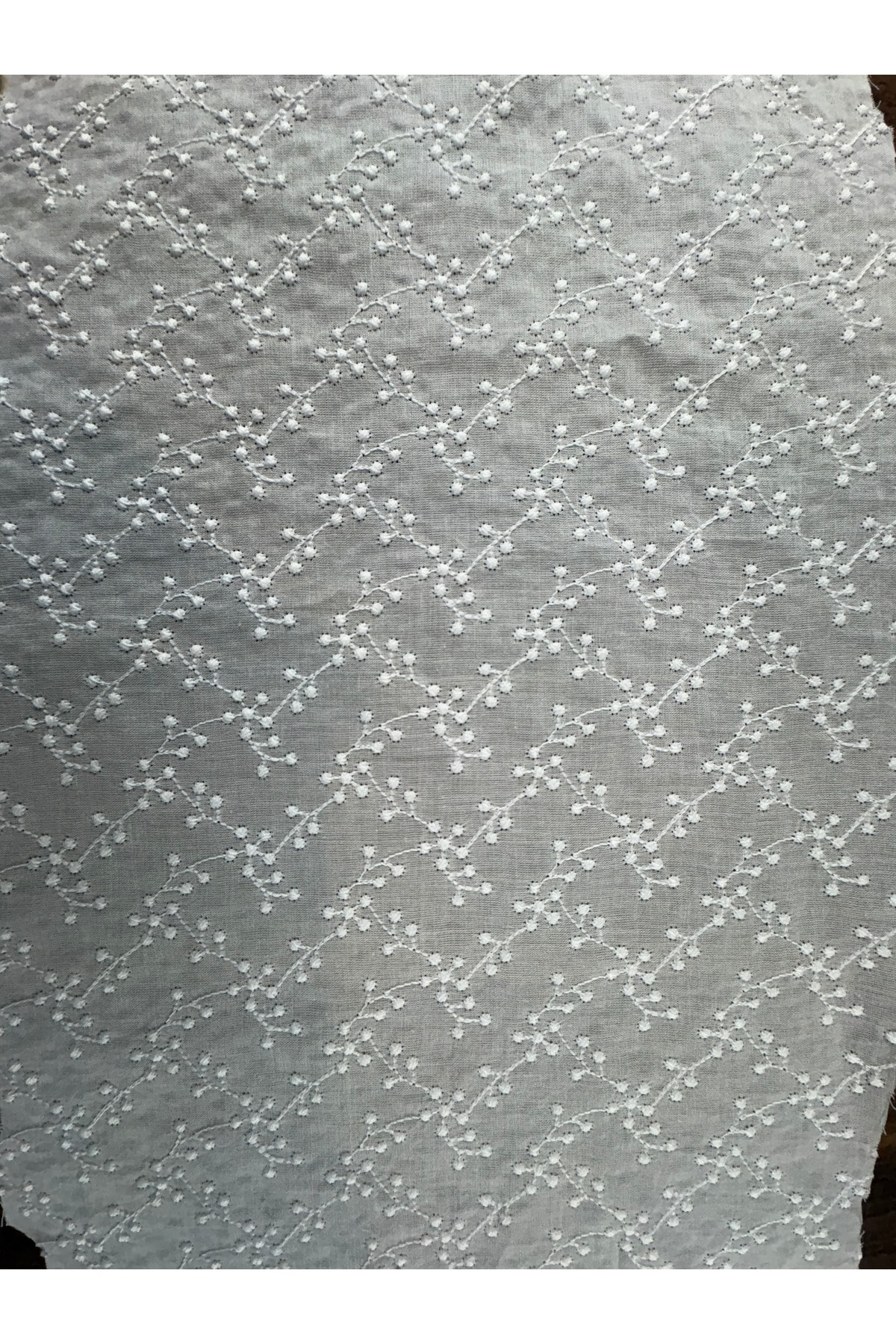 Çiçek Desenli Brode 1 metre