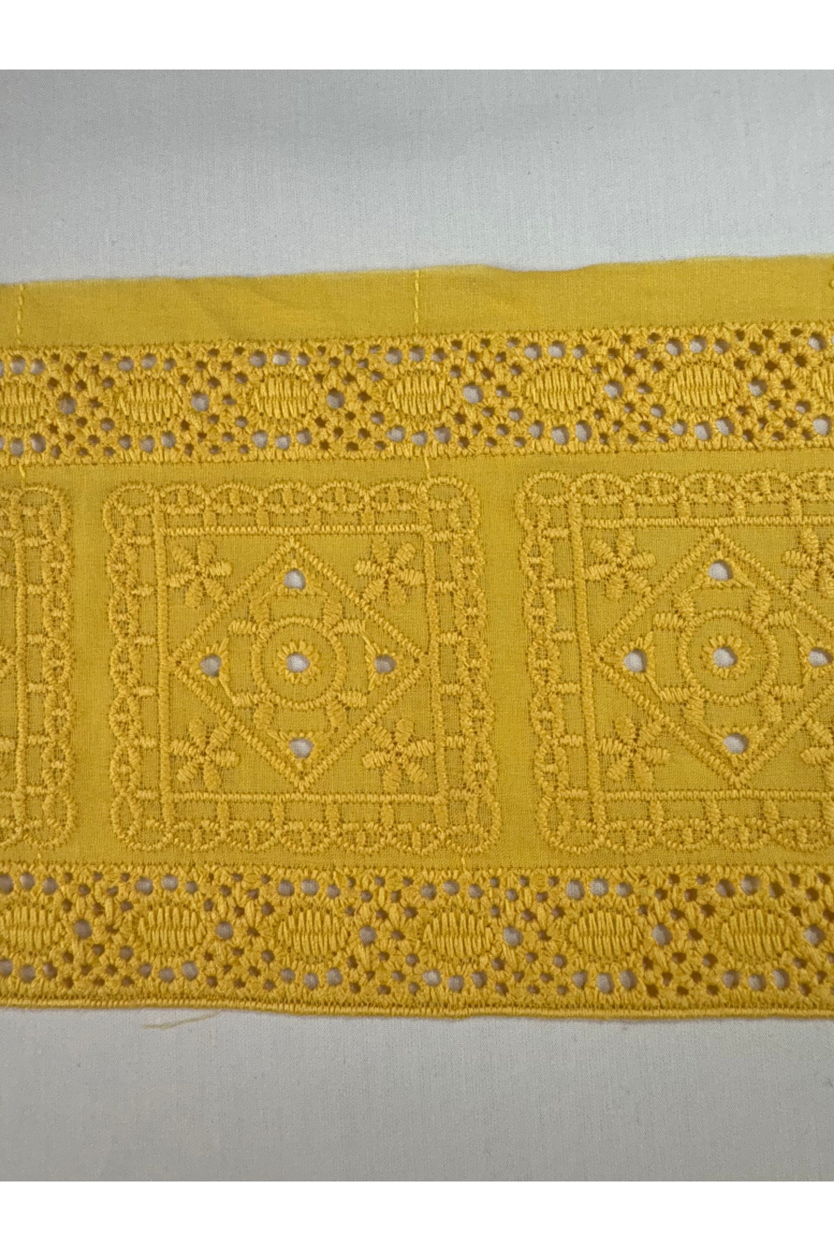 Kare Desenli Güpür 1 metre