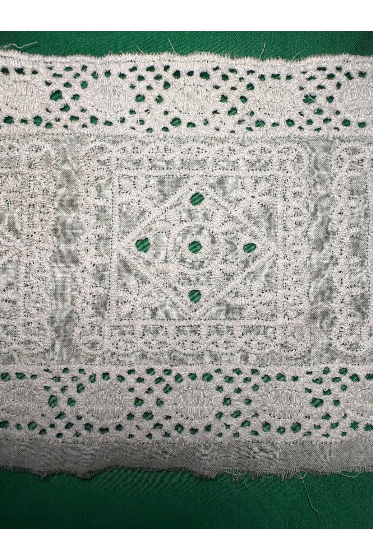 Güpür Dantel Beyaz Çiçek Desenli