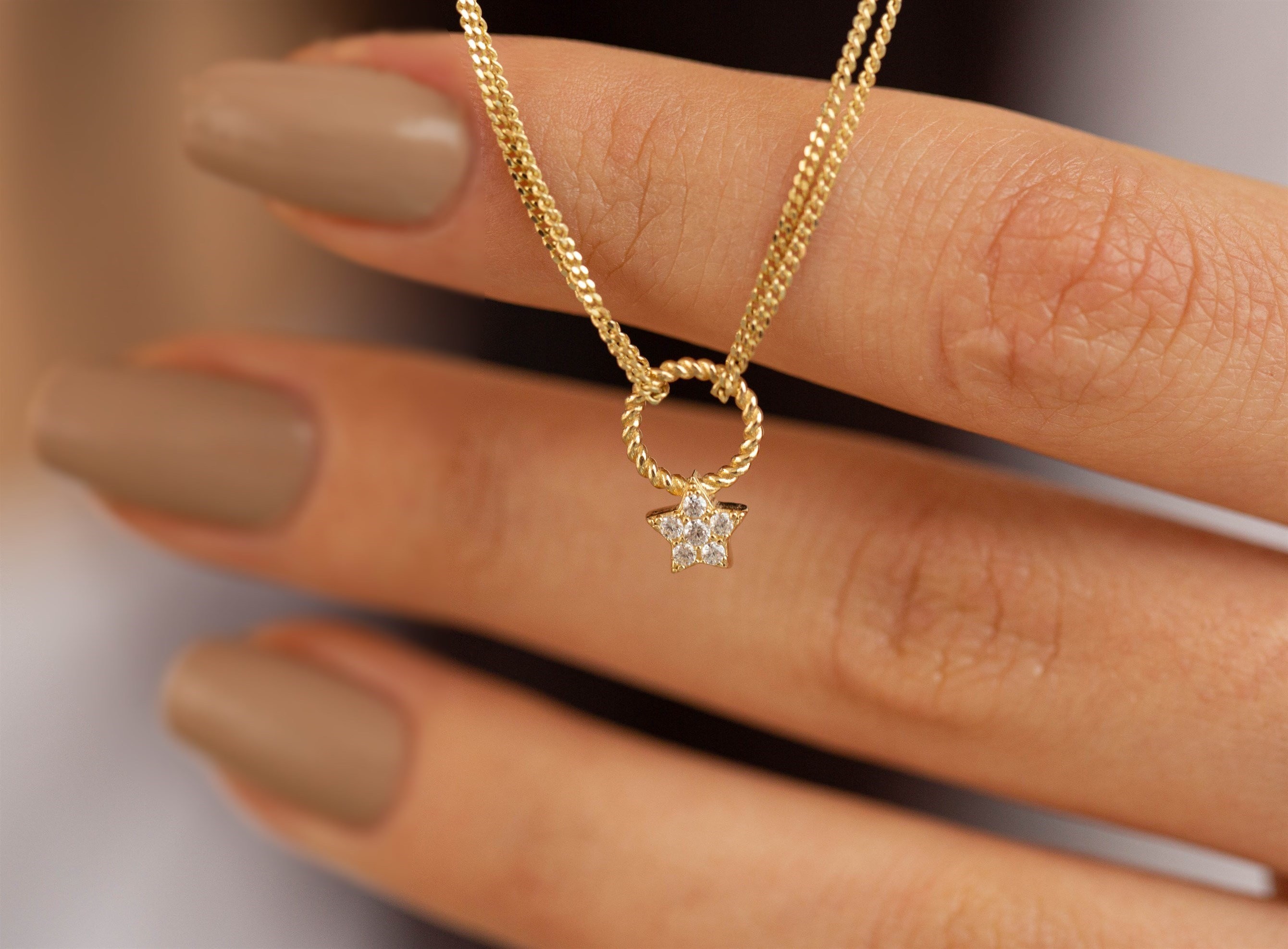 Altın Choker Yıldız Kolye