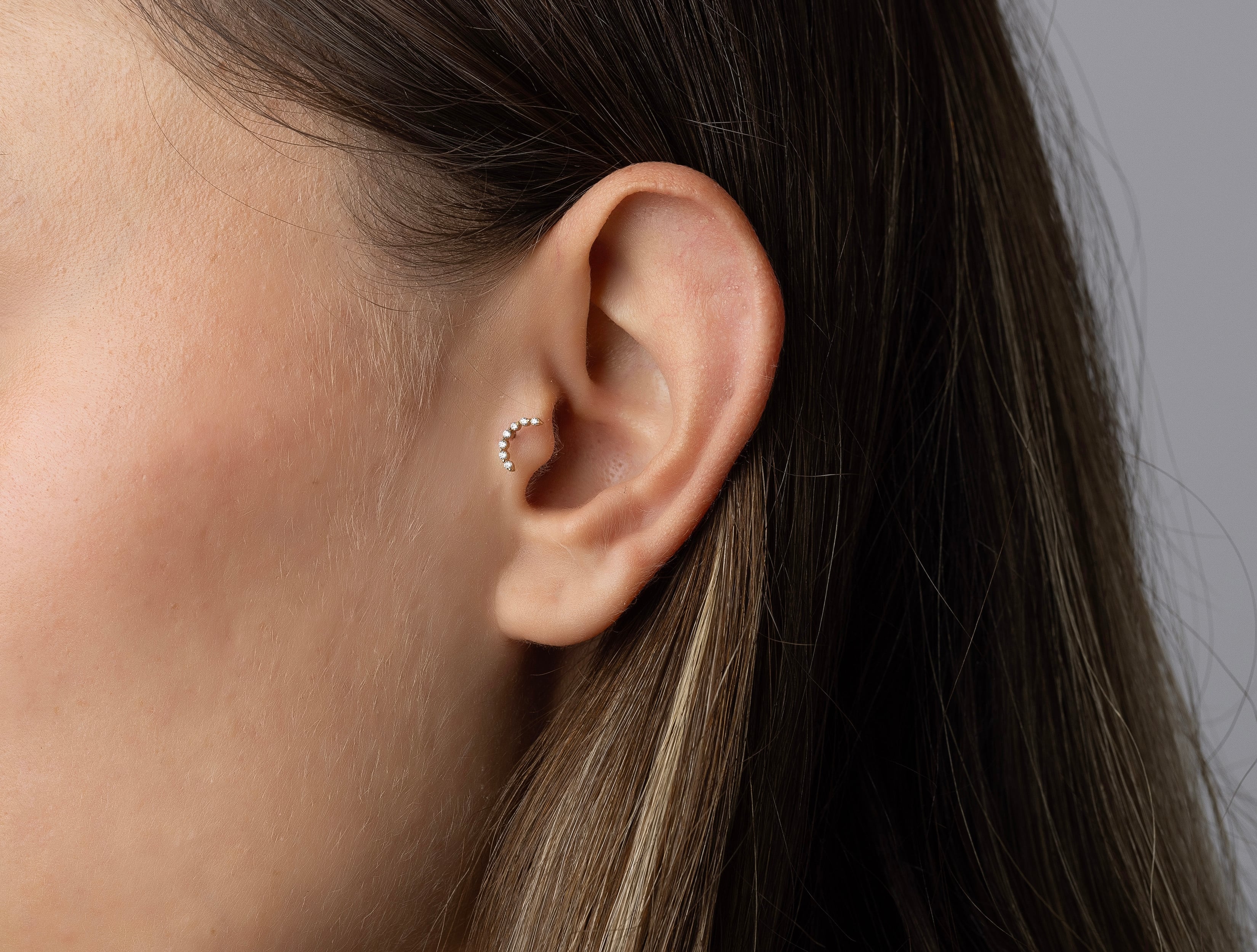 Altın Taşlı Ay Tragus Piercing