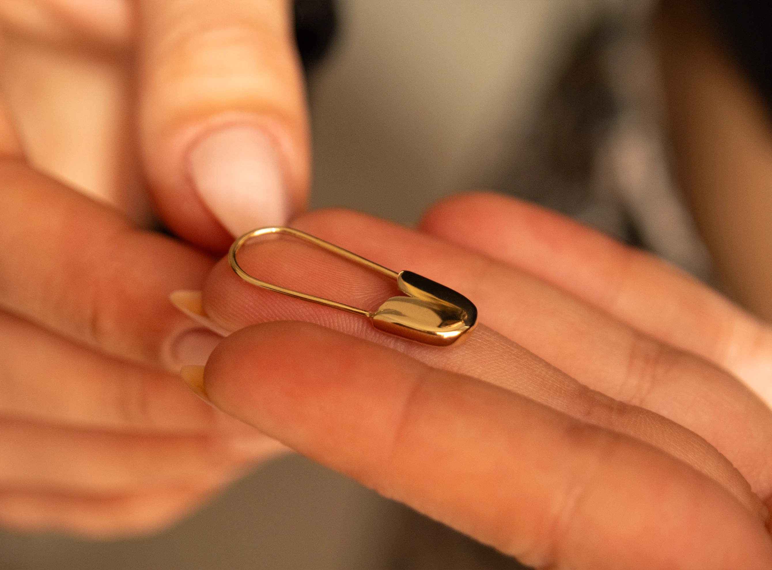 Altın Çengelli İğne Küpe