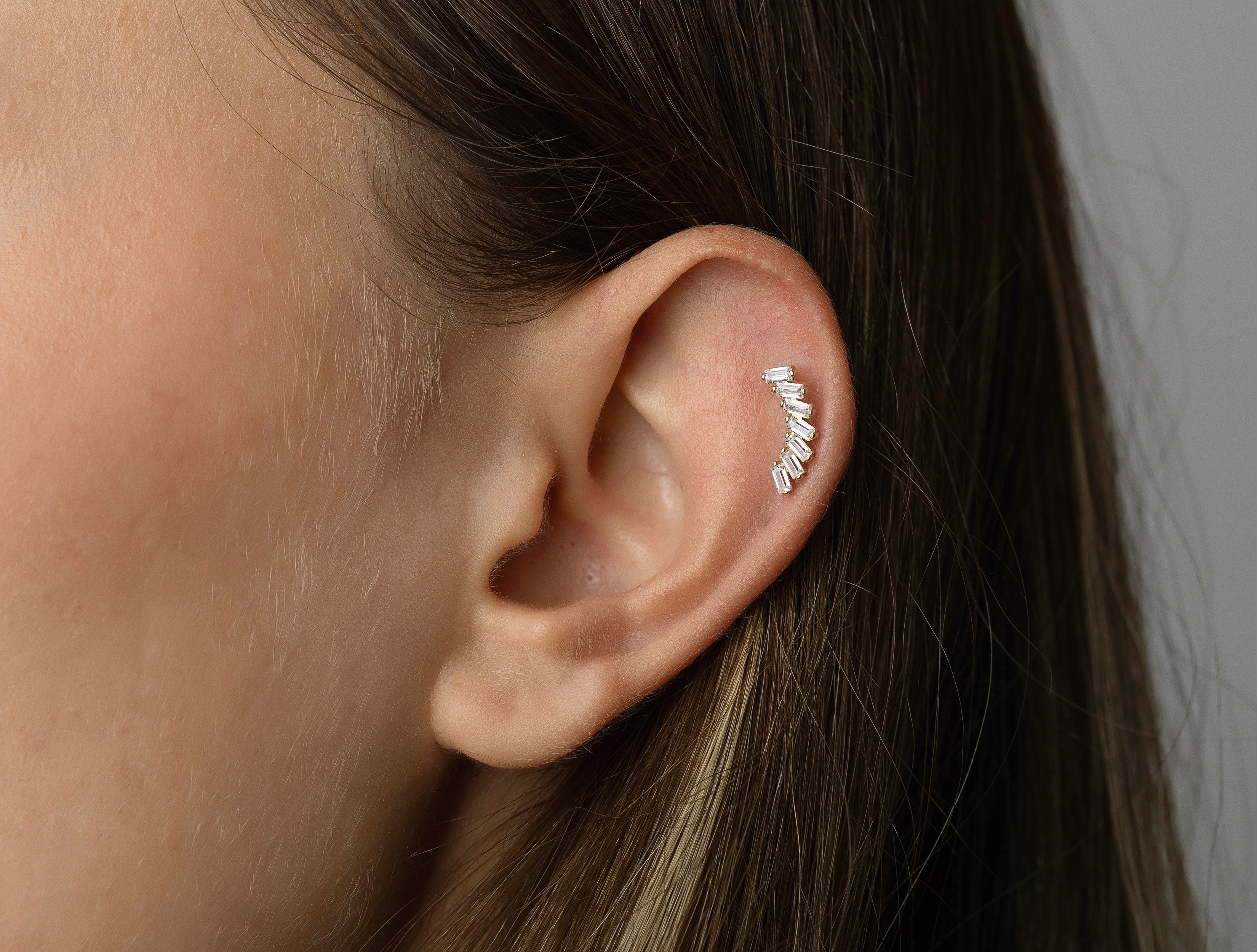 Altın Baget Taşlı Tragus Piercing