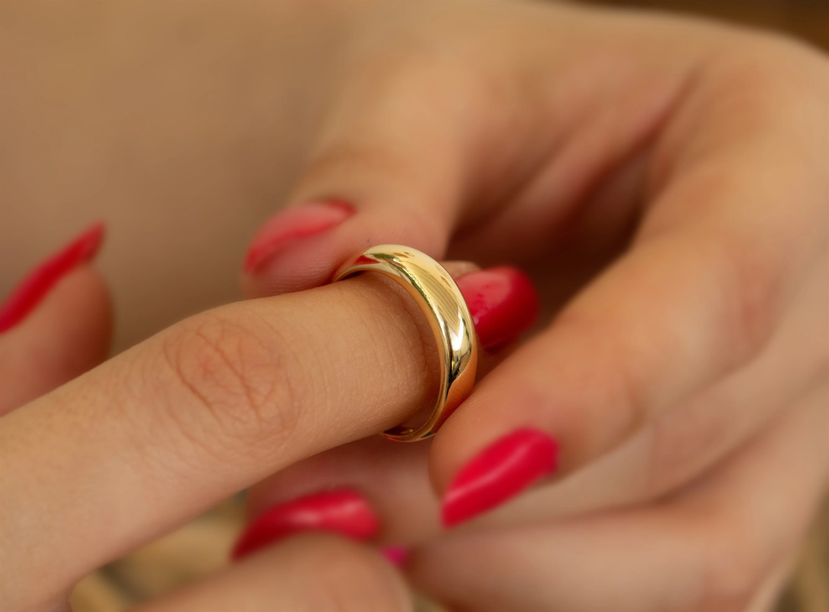 Altın Bombeli Yüzük