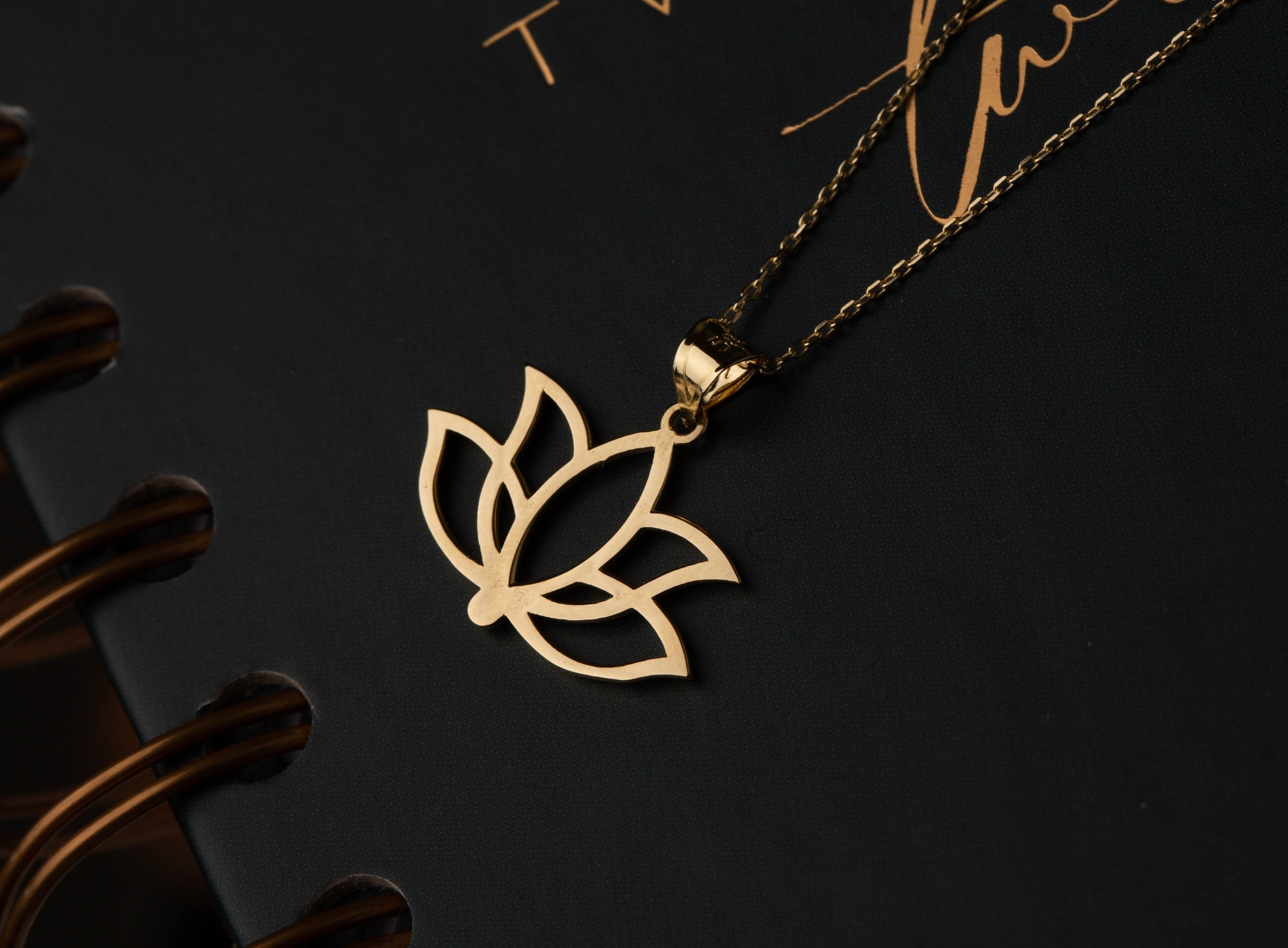 Altın Lotus Kolye