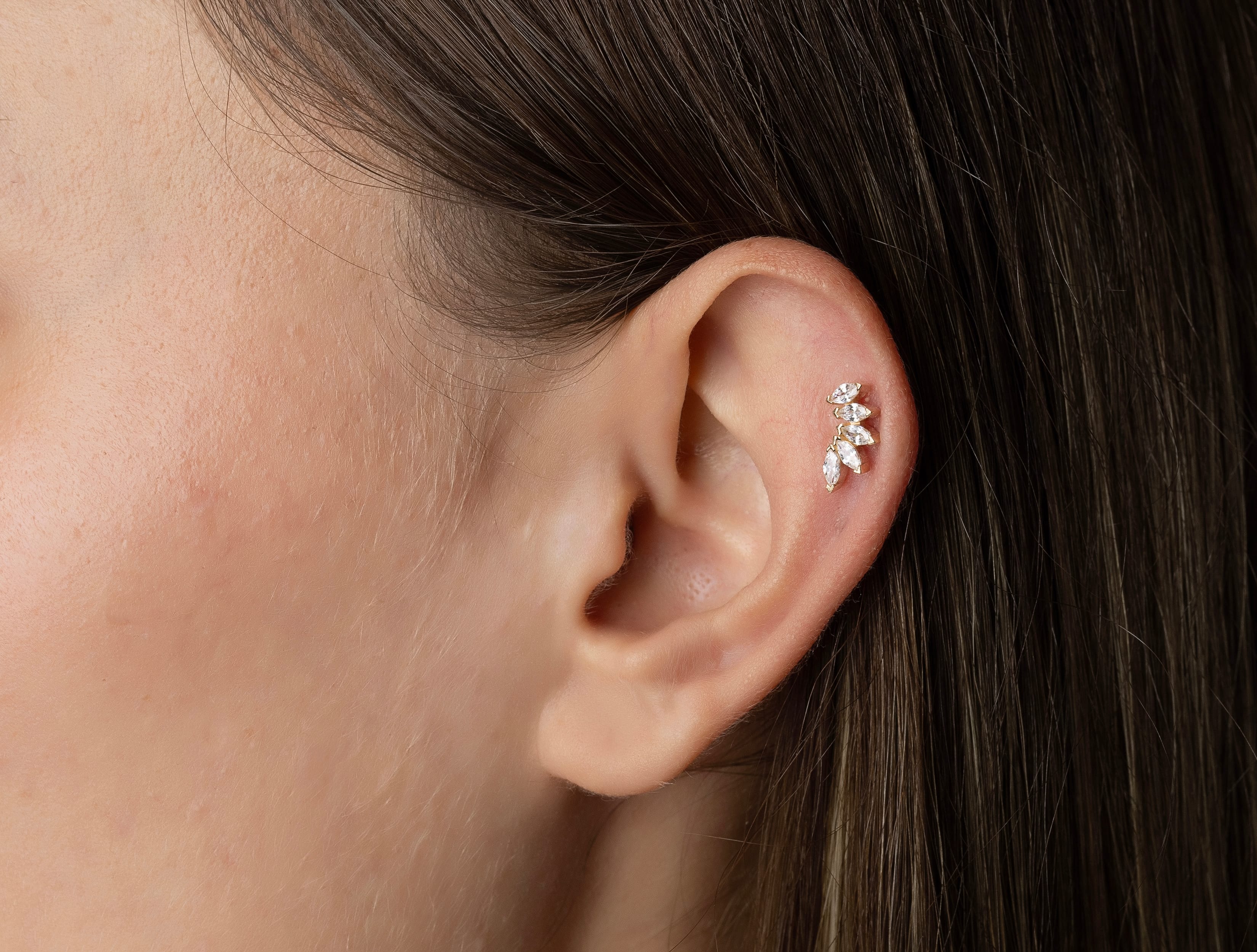 Altın Markiz Taşlı Tragus Piercing