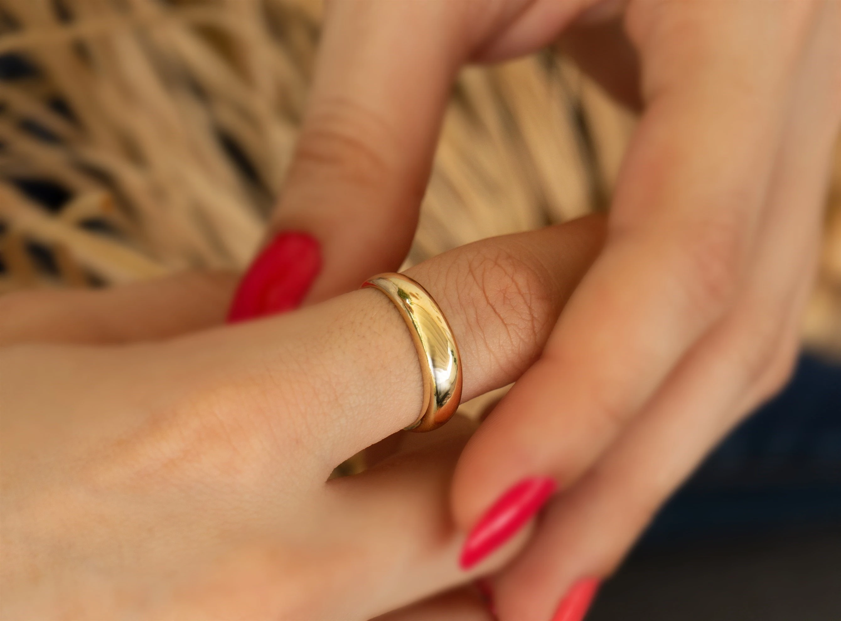 Altın Bombeli Yüzük