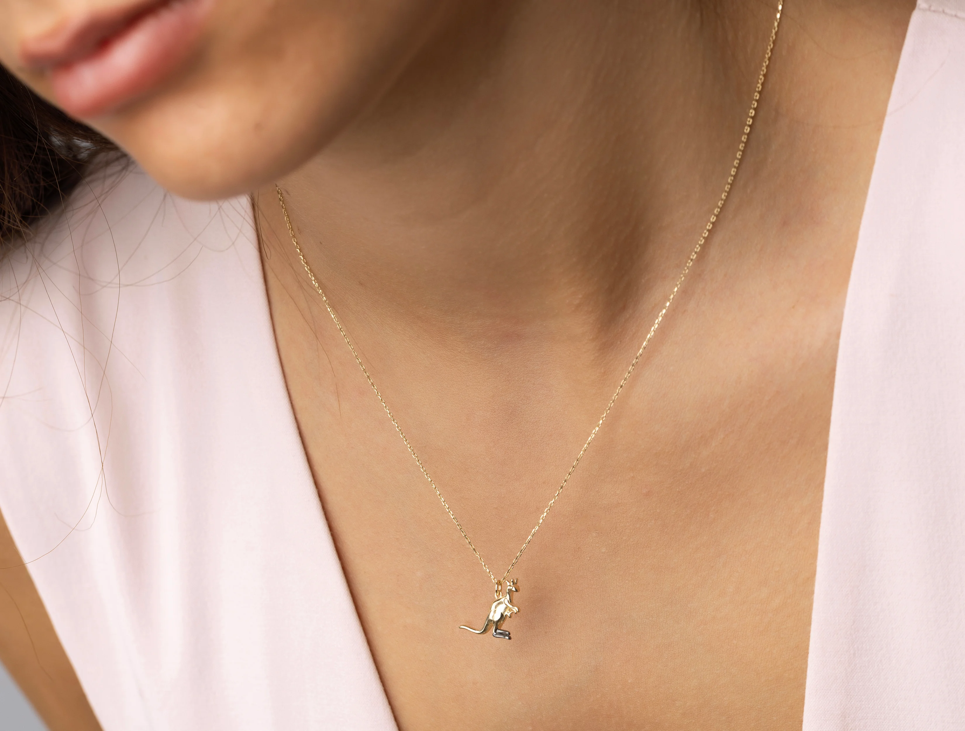 Noachus Altın Kanguru Kolye