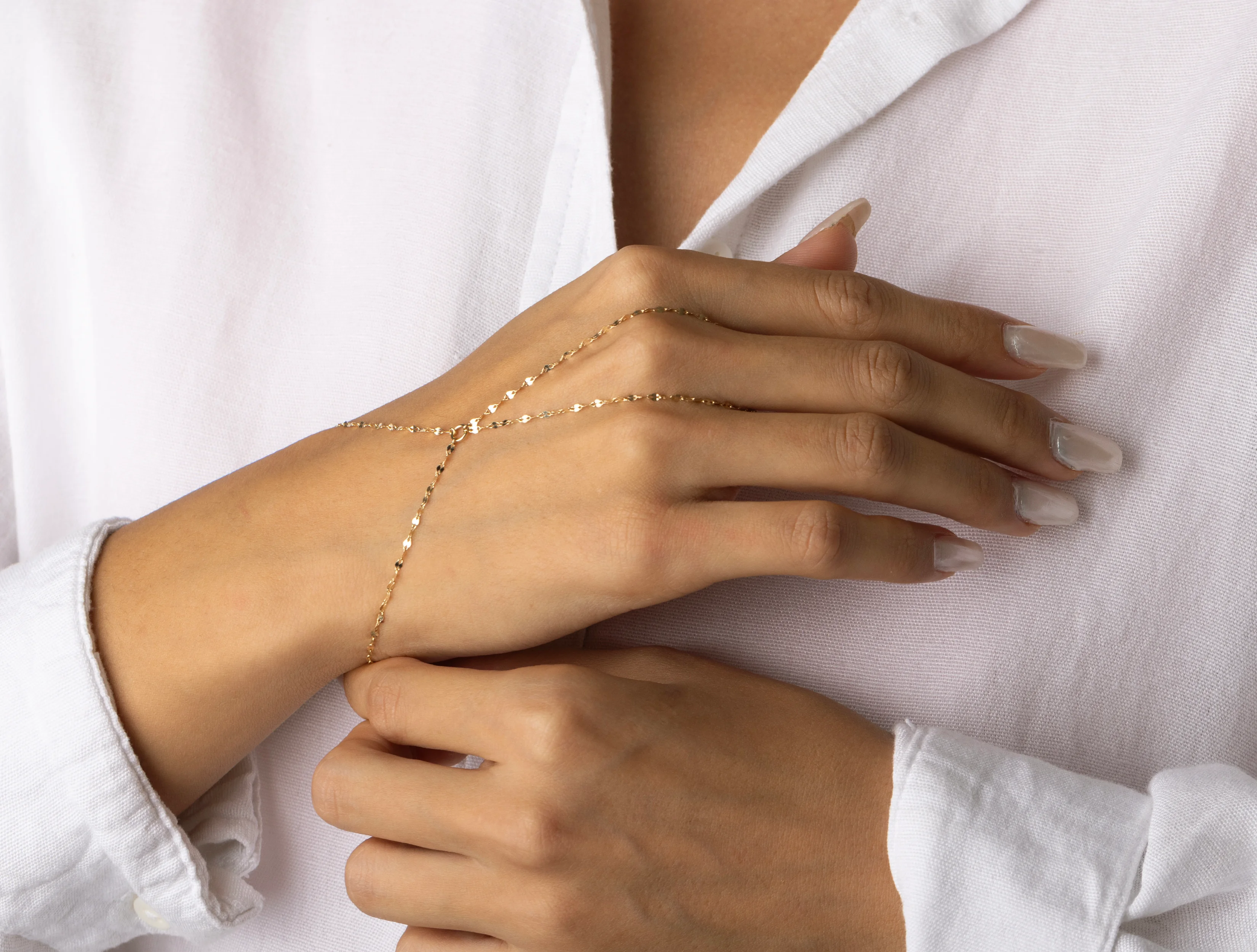 Altın Işıltılı Zincir Şahmeran