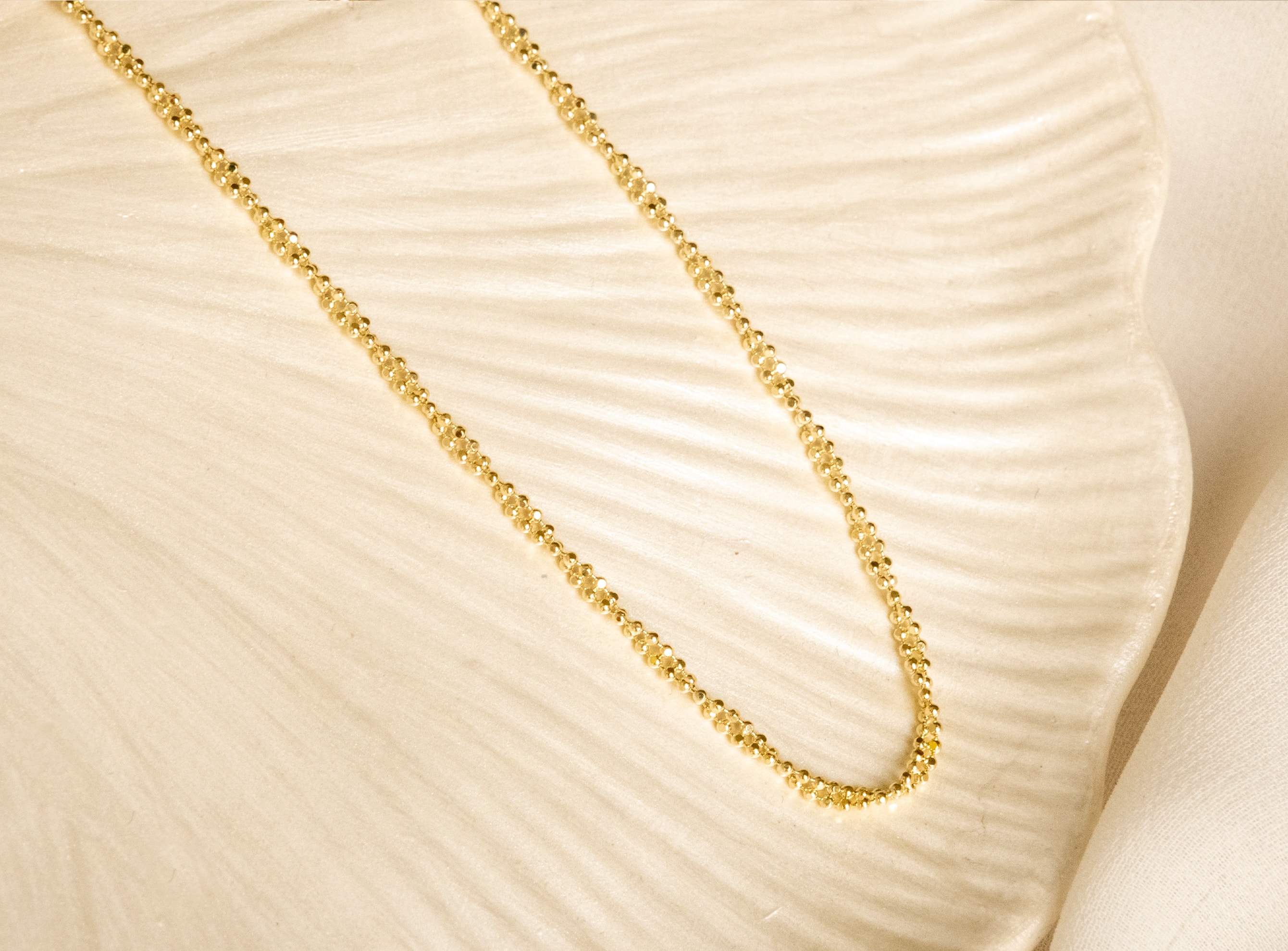 Altın Unisex Top Zincir Sarmal Kolye