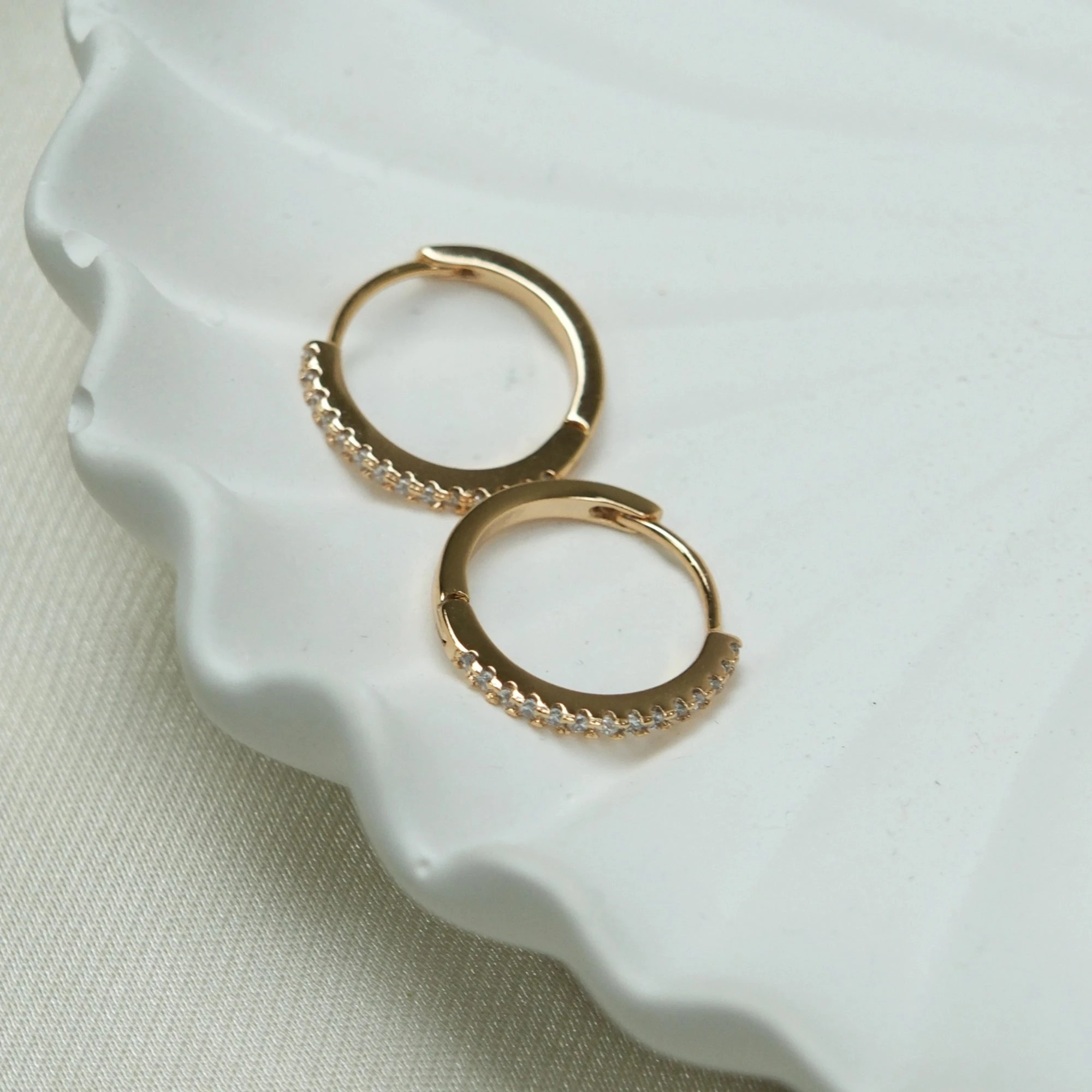 ALTIN KAPLAMA SOFYA KÜPE