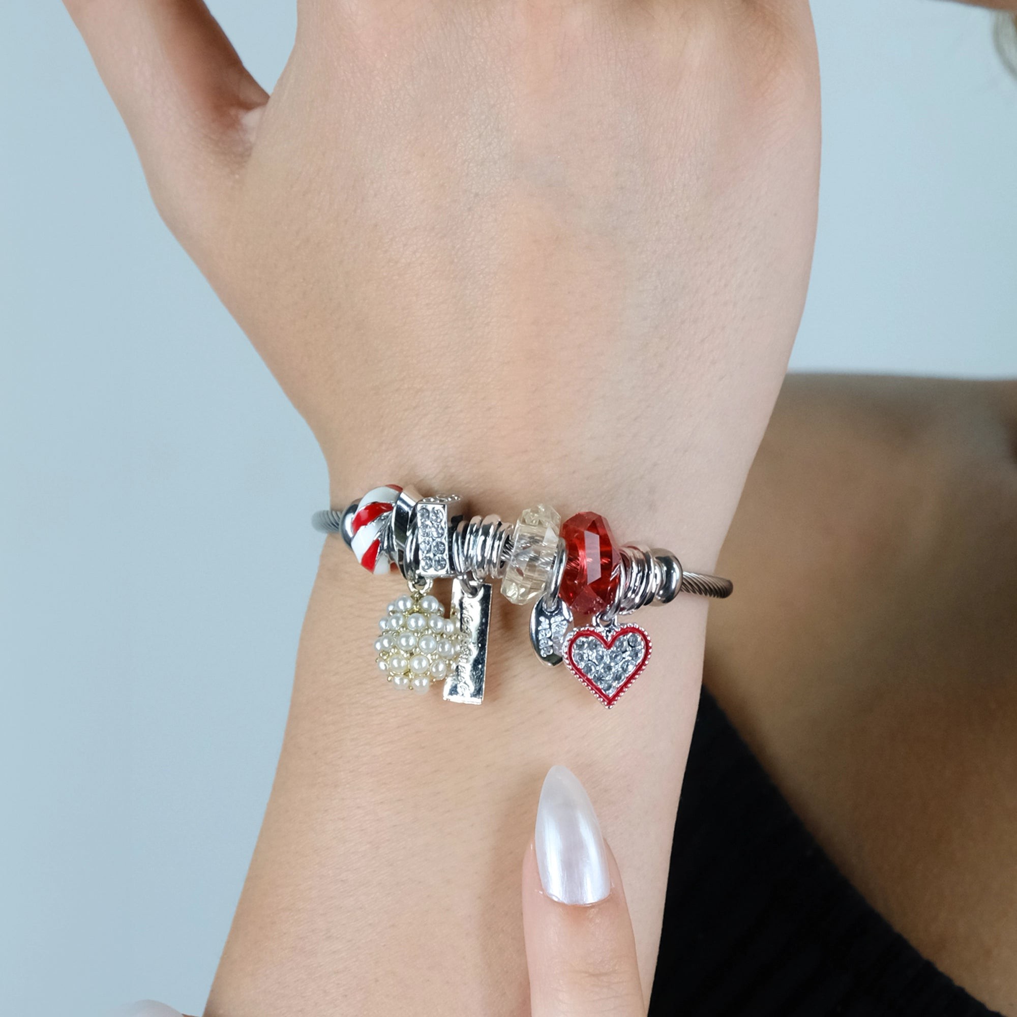 İNCİ TOPUZLU KIRMIZI KALP CHARM BİLEKLİK