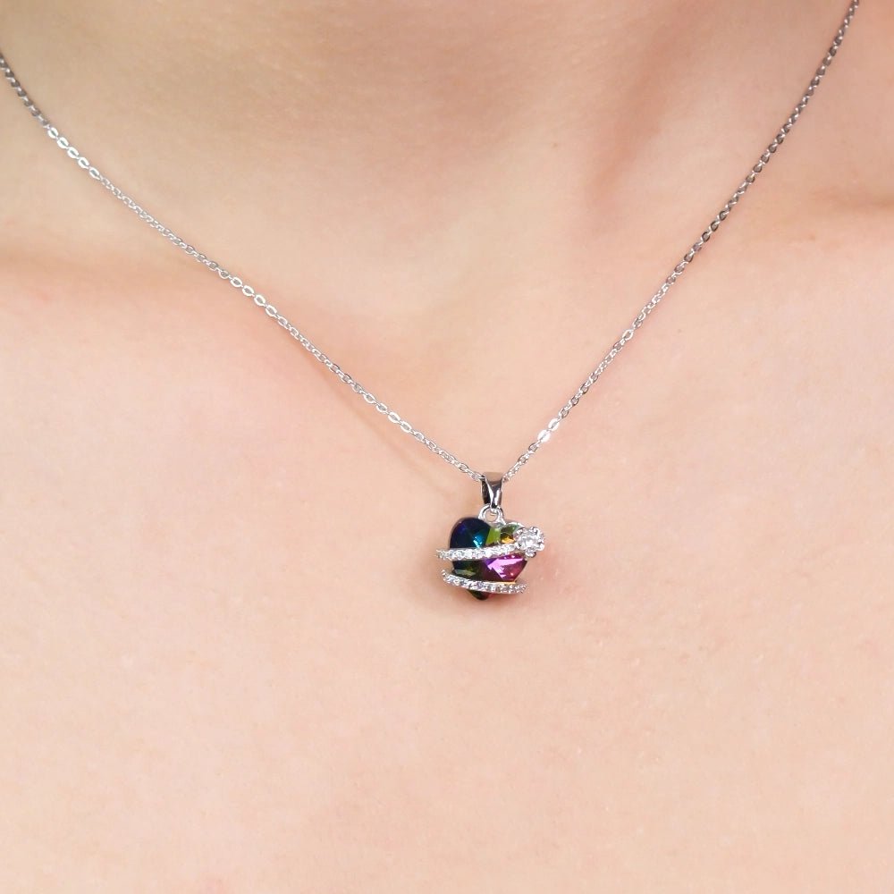 GOLD-PLATED LOVE CIRCLE NECKLACE