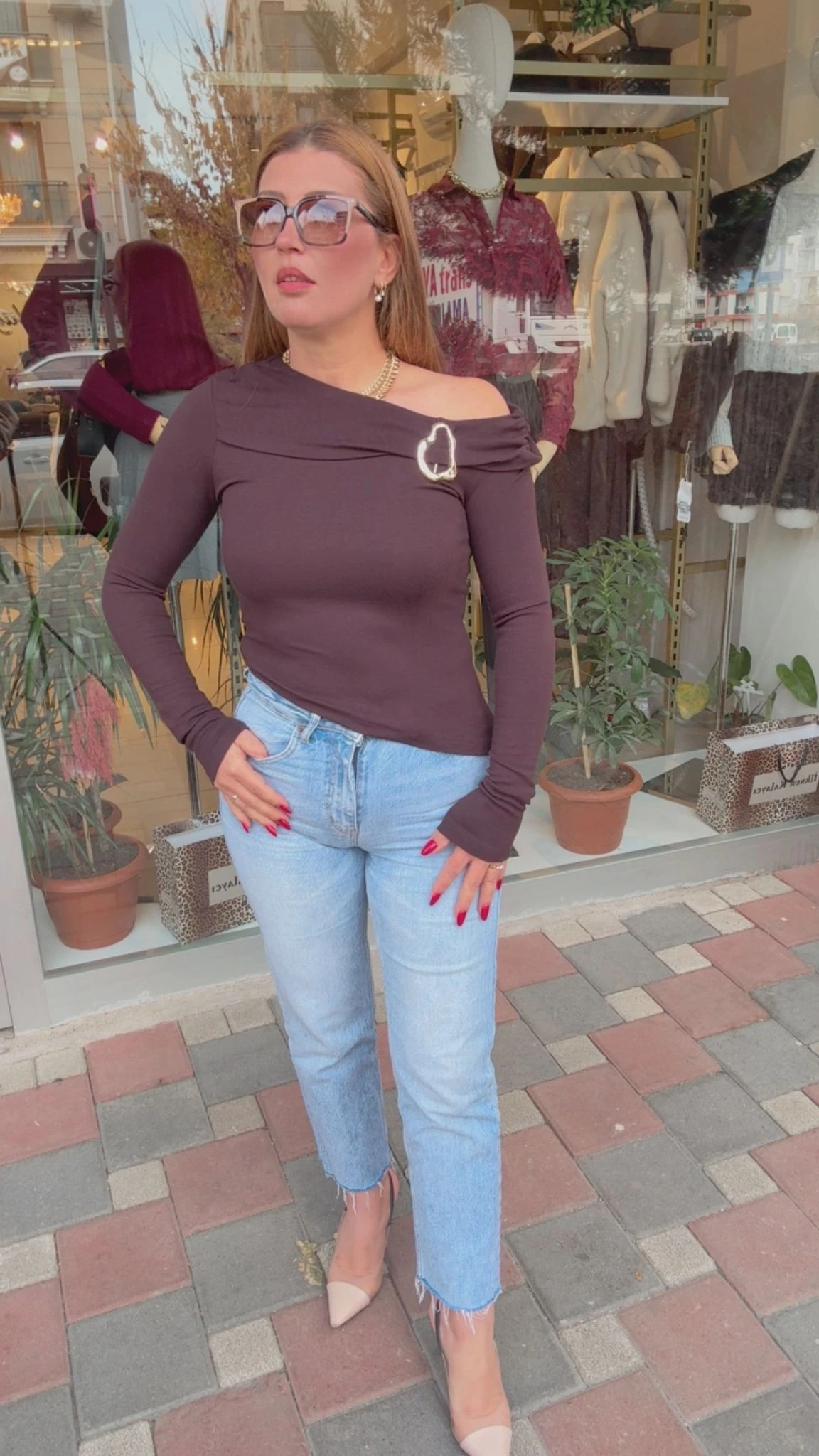 YAKA AKSESUARLI KAYIK YAKA BLUZ