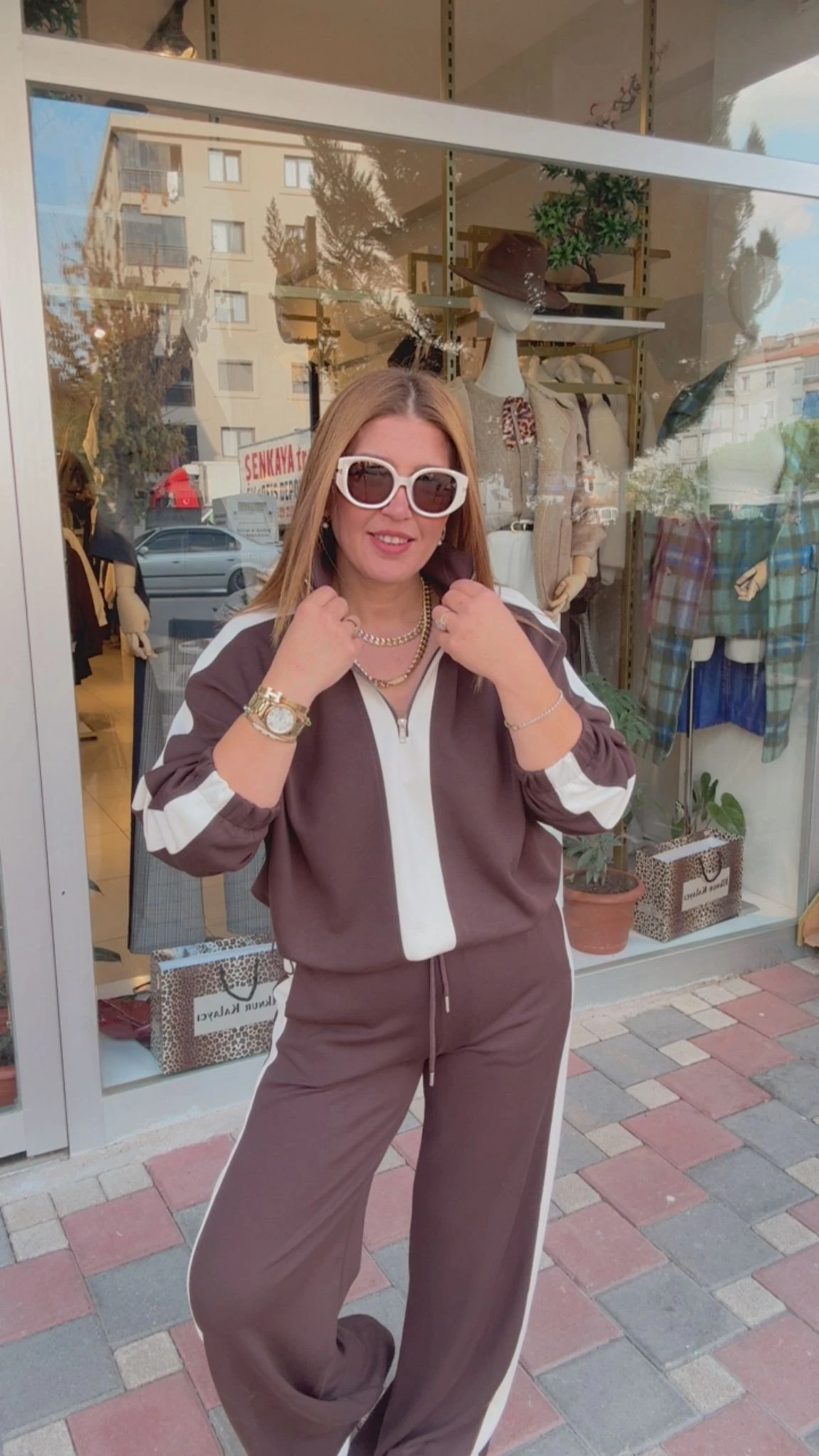 Dik Yaka Fermuarlı Takım