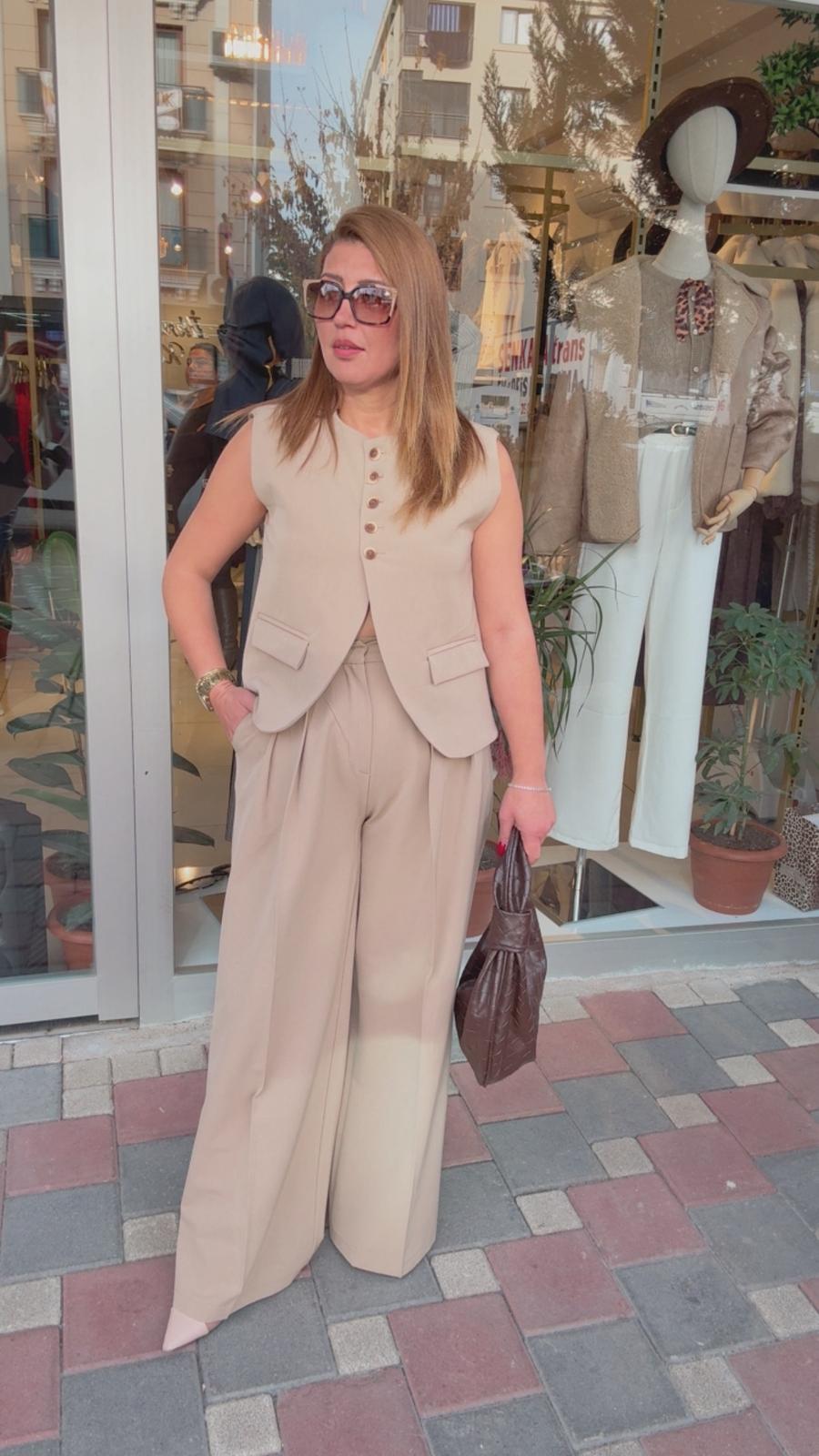 Tahta Düğmeli Takım - Krem