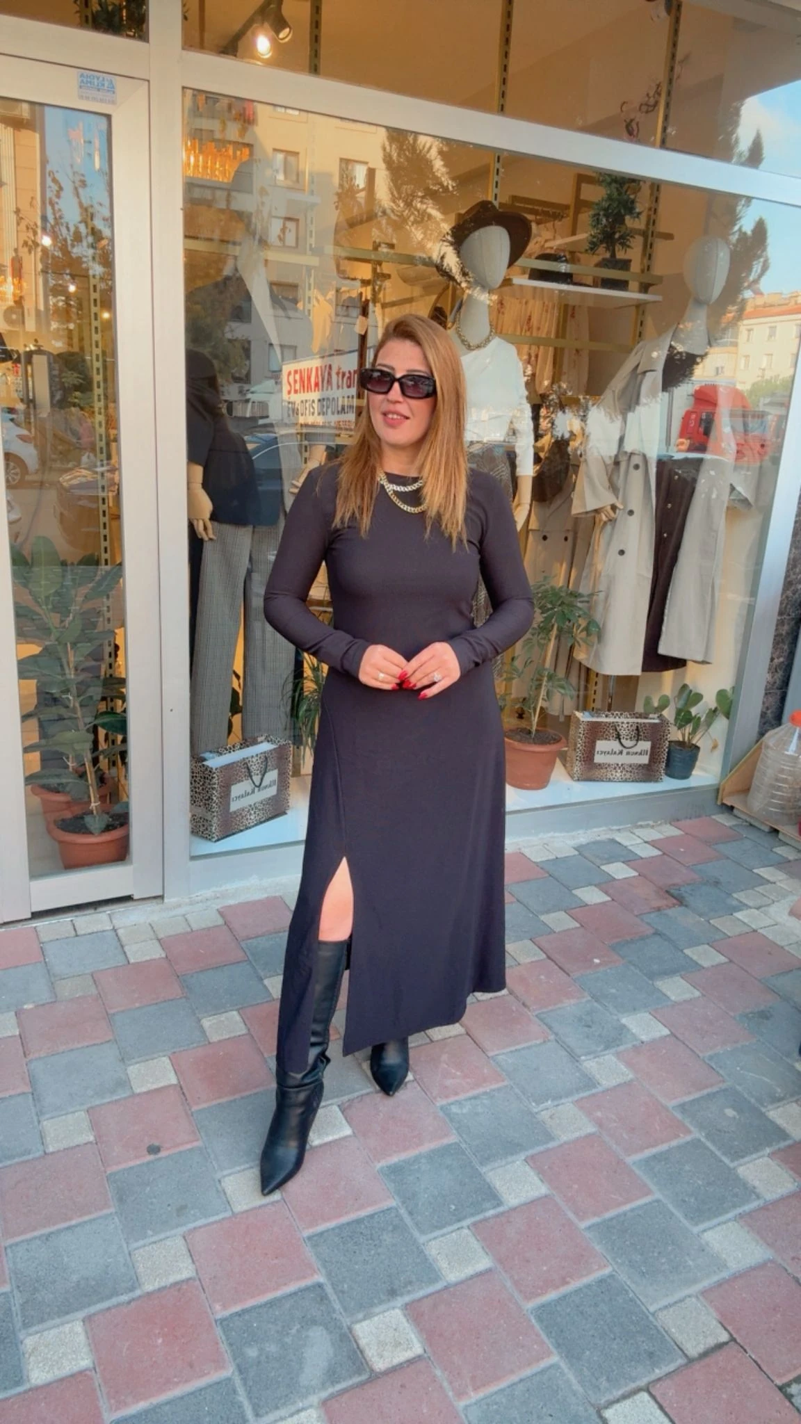 Yan Yırtmaçlı Triko Elbise