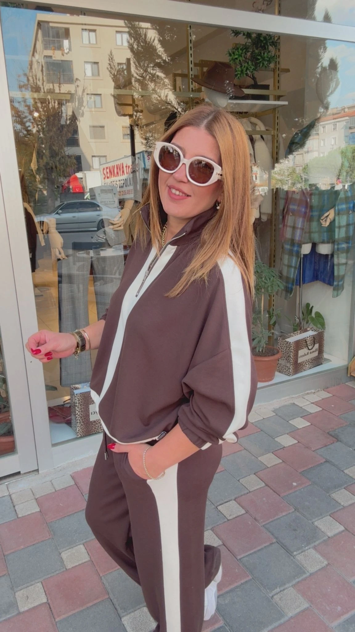 Dik Yaka Fermuarlı Takım