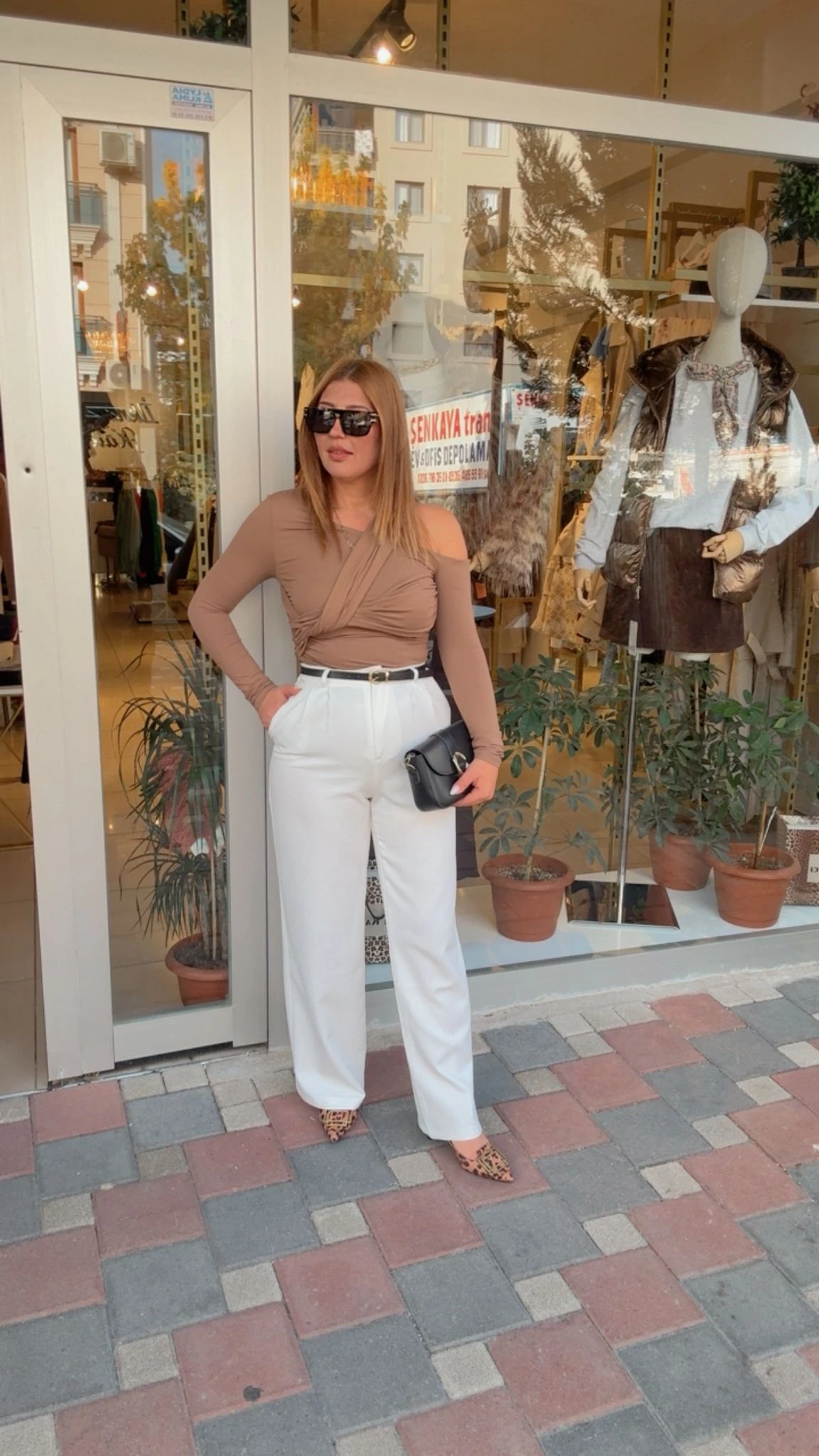 DÜĞÜM DETAYLI BLUZ