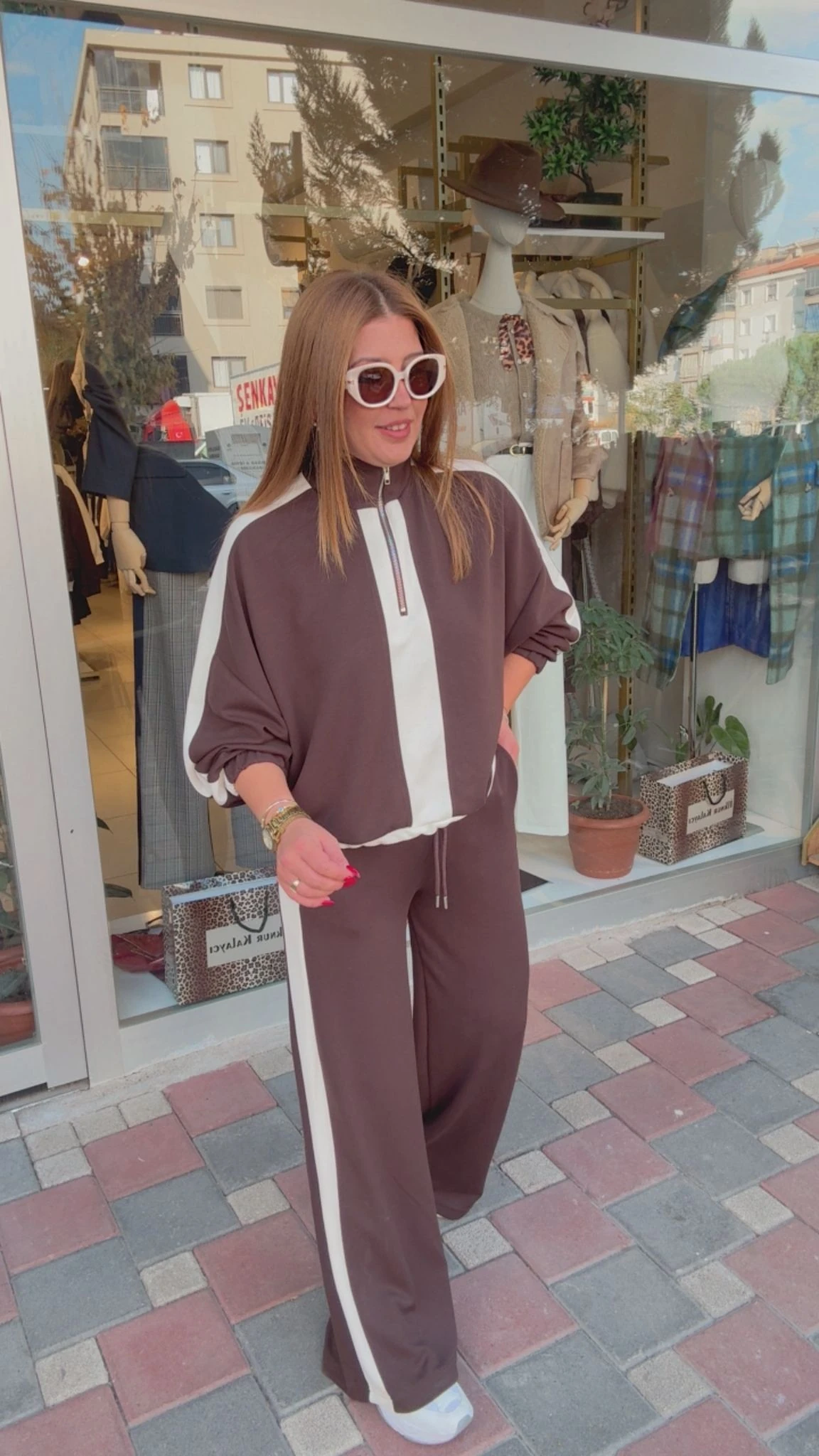 Dik Yaka Fermuarlı Takım