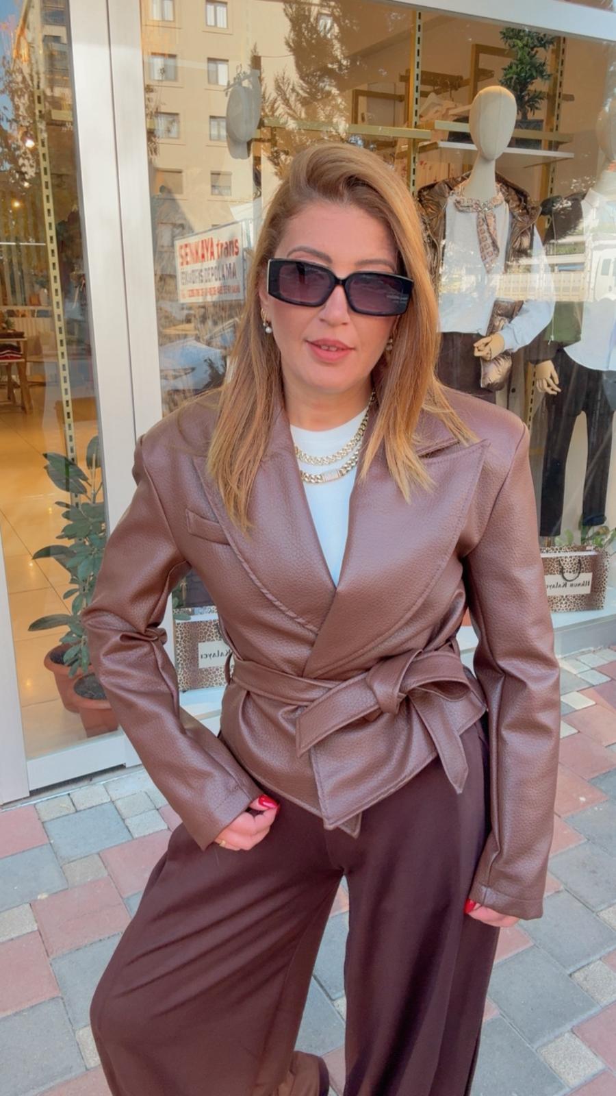 BORNOZ BAĞLAMALI DERİ CEKET