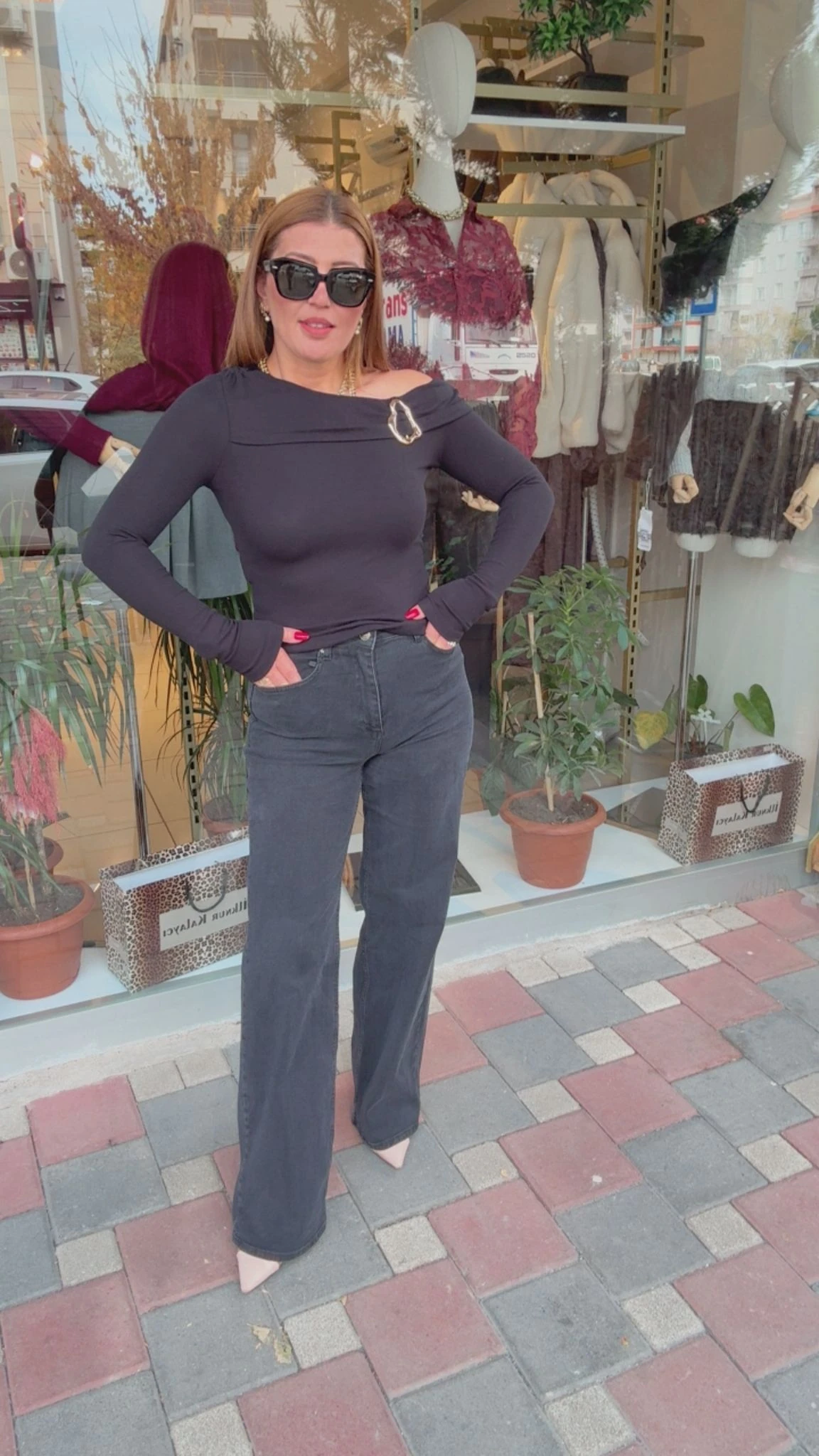 YAKA AKSESUARLI KAYIK YAKA BLUZ