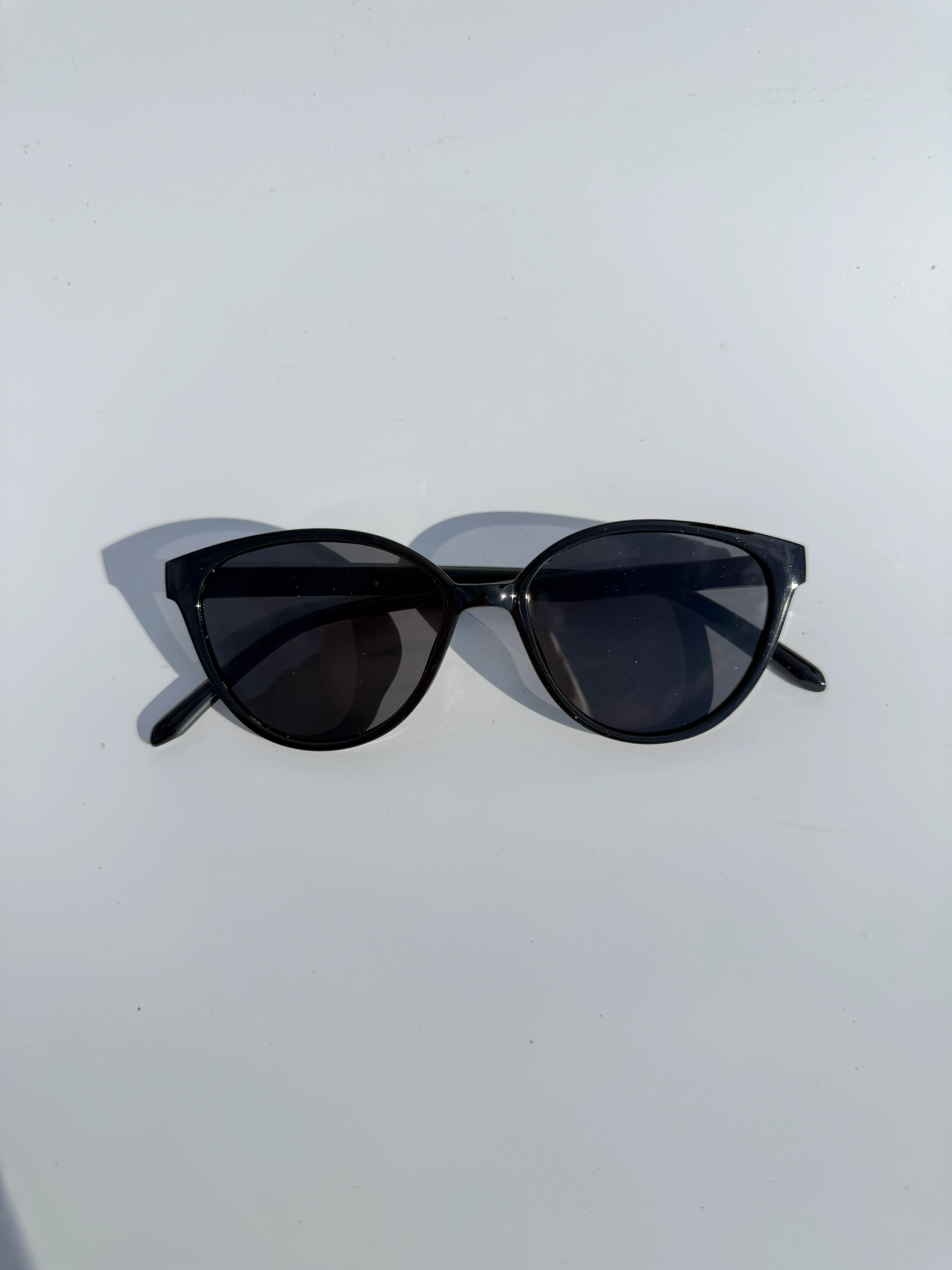 Viyole Güneş Gözlüğü - siyah