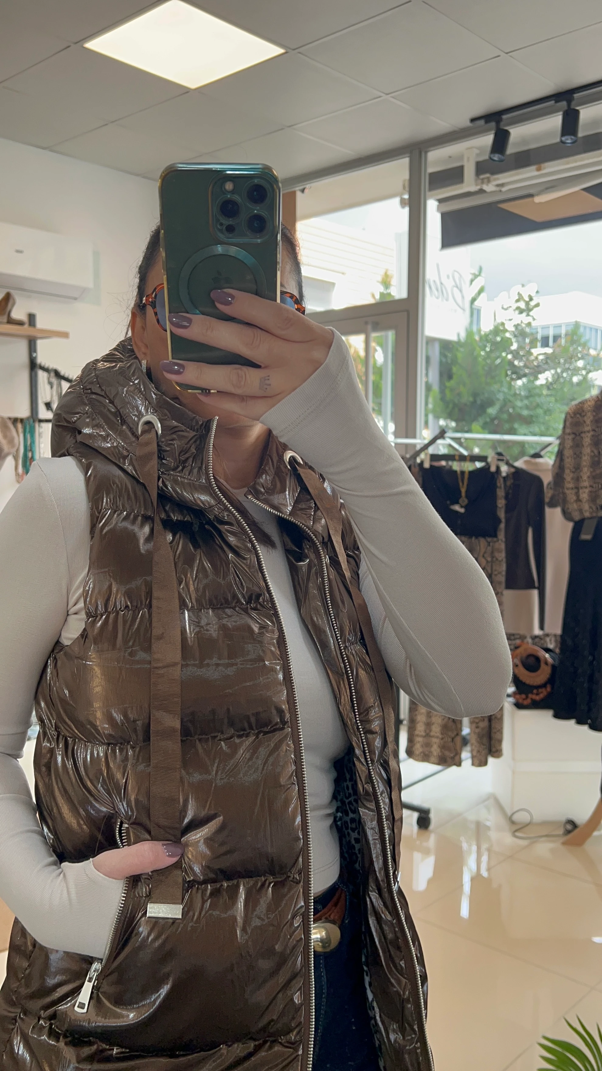 Kahverengi Şişme Yelek