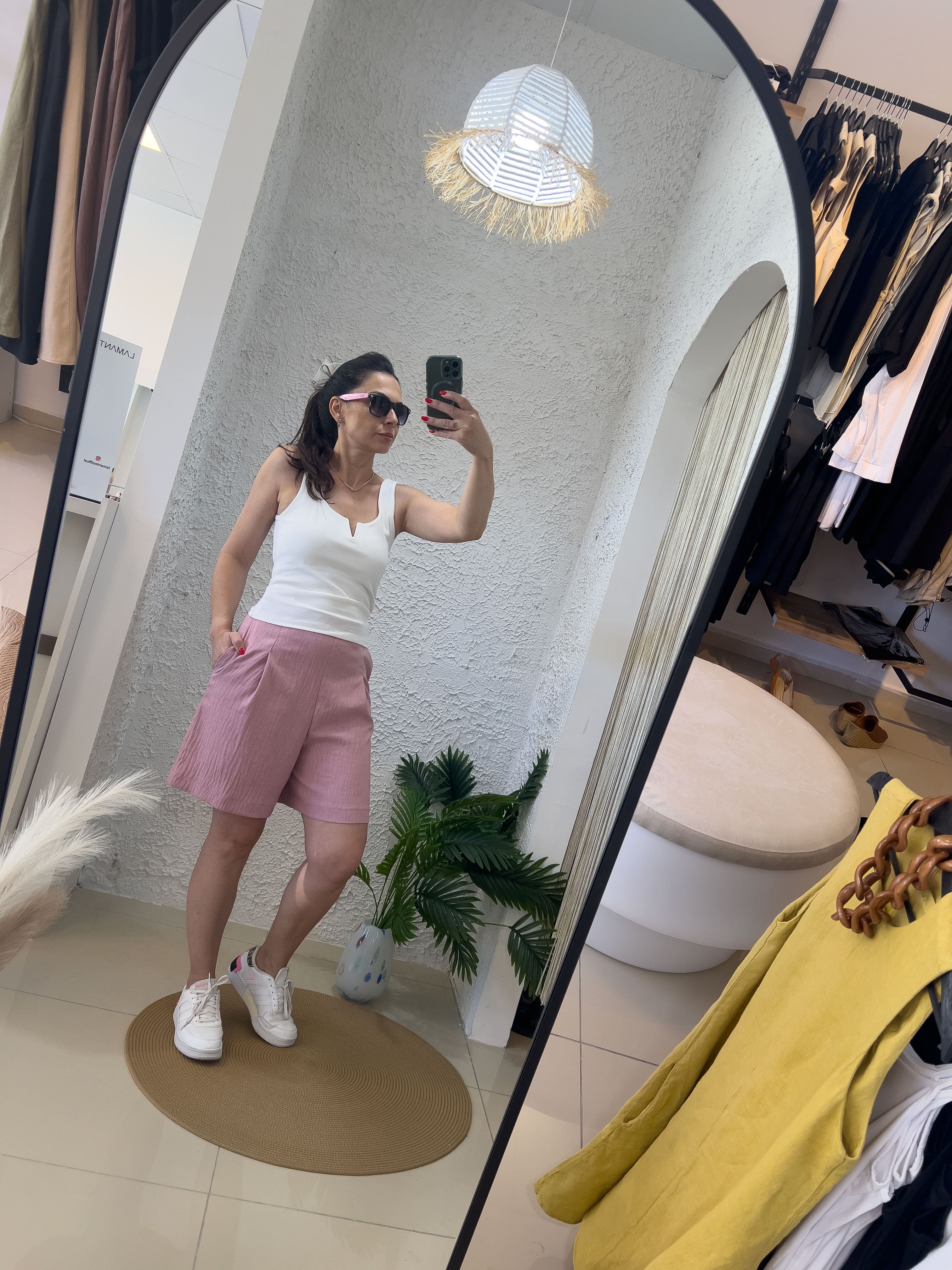 PEMBE ŞORT
