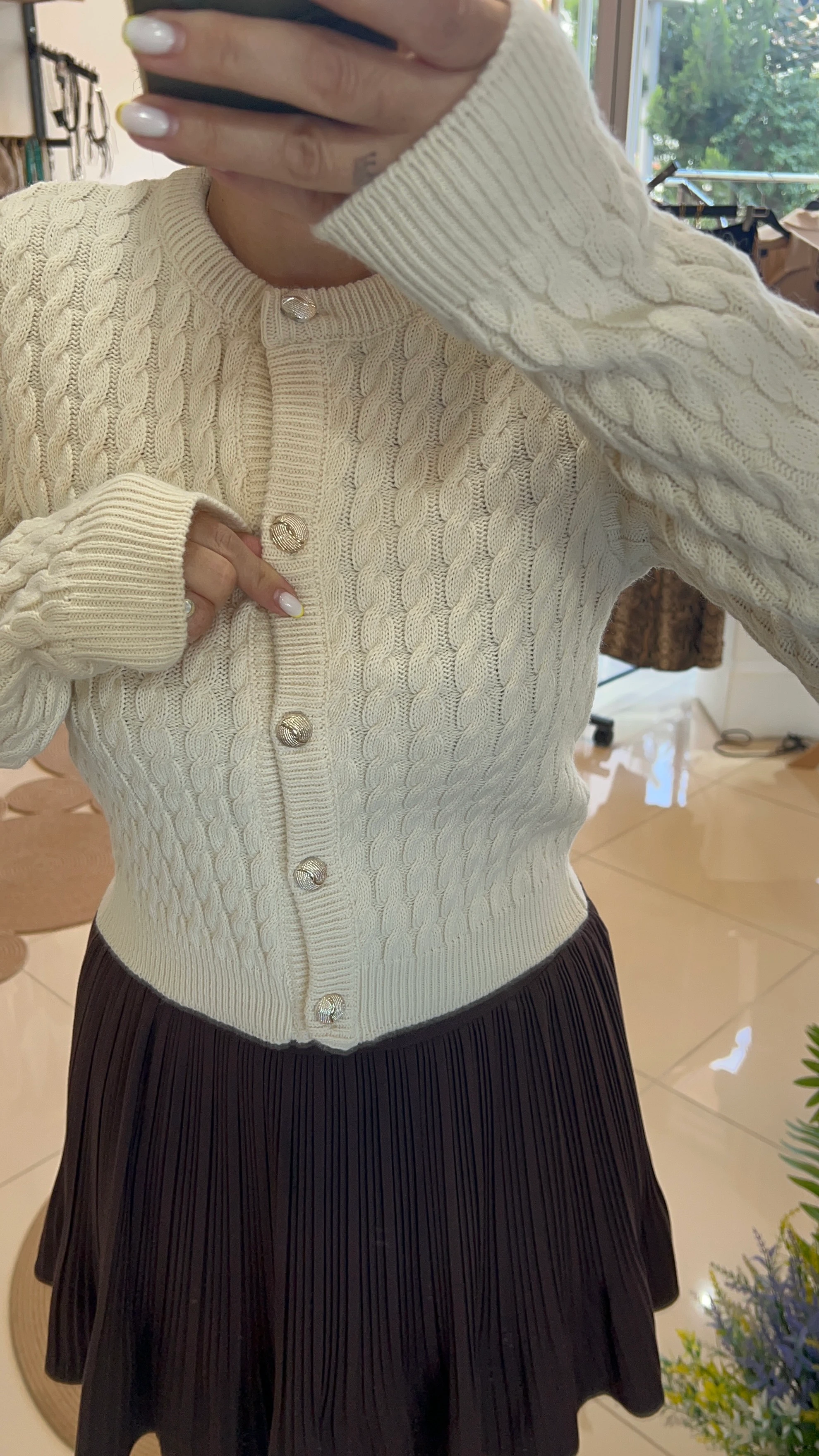 Krem Düğme Detaylı Örgü Ceket