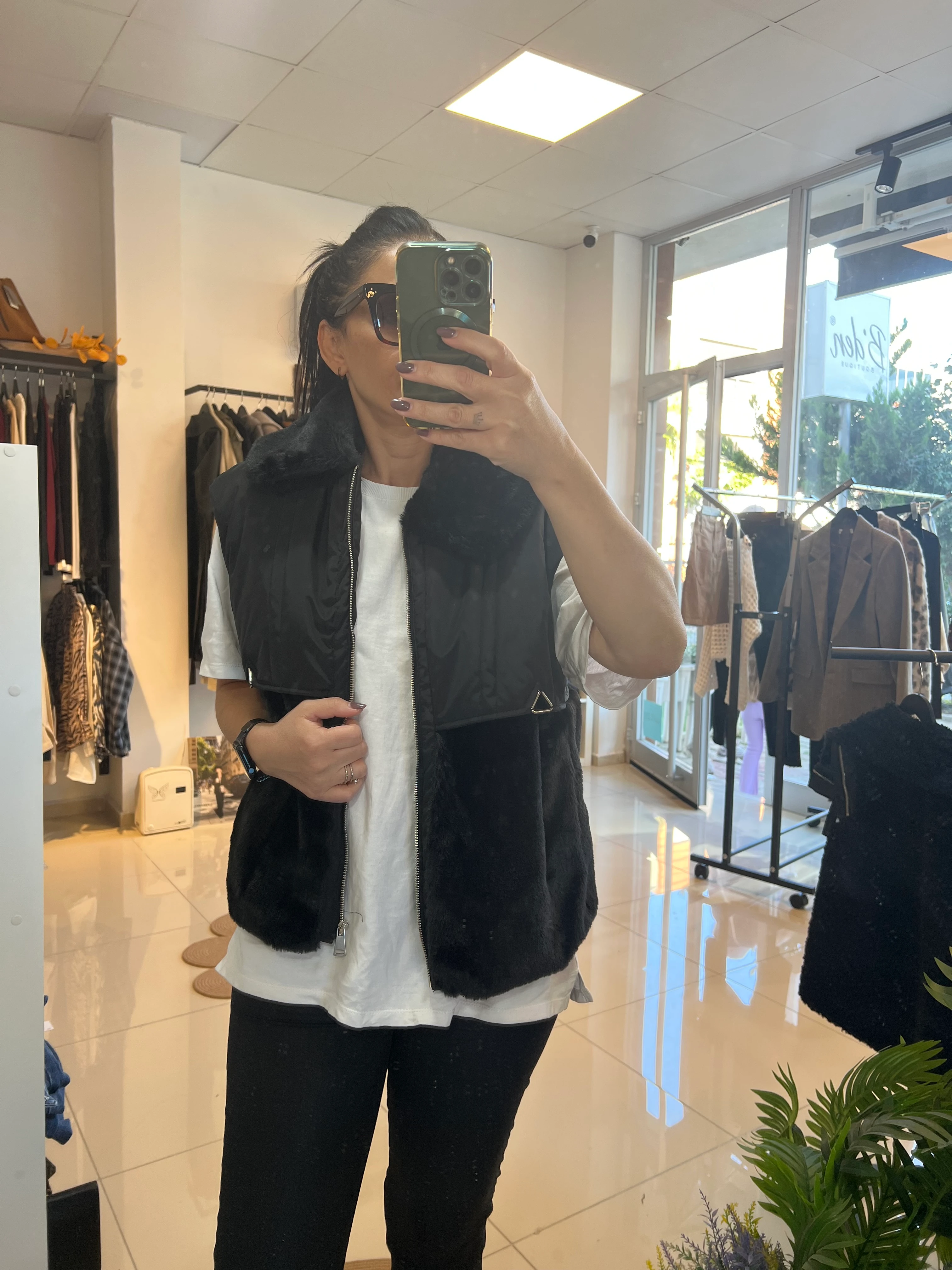 SİYAH KÜRKLÜ YELEK