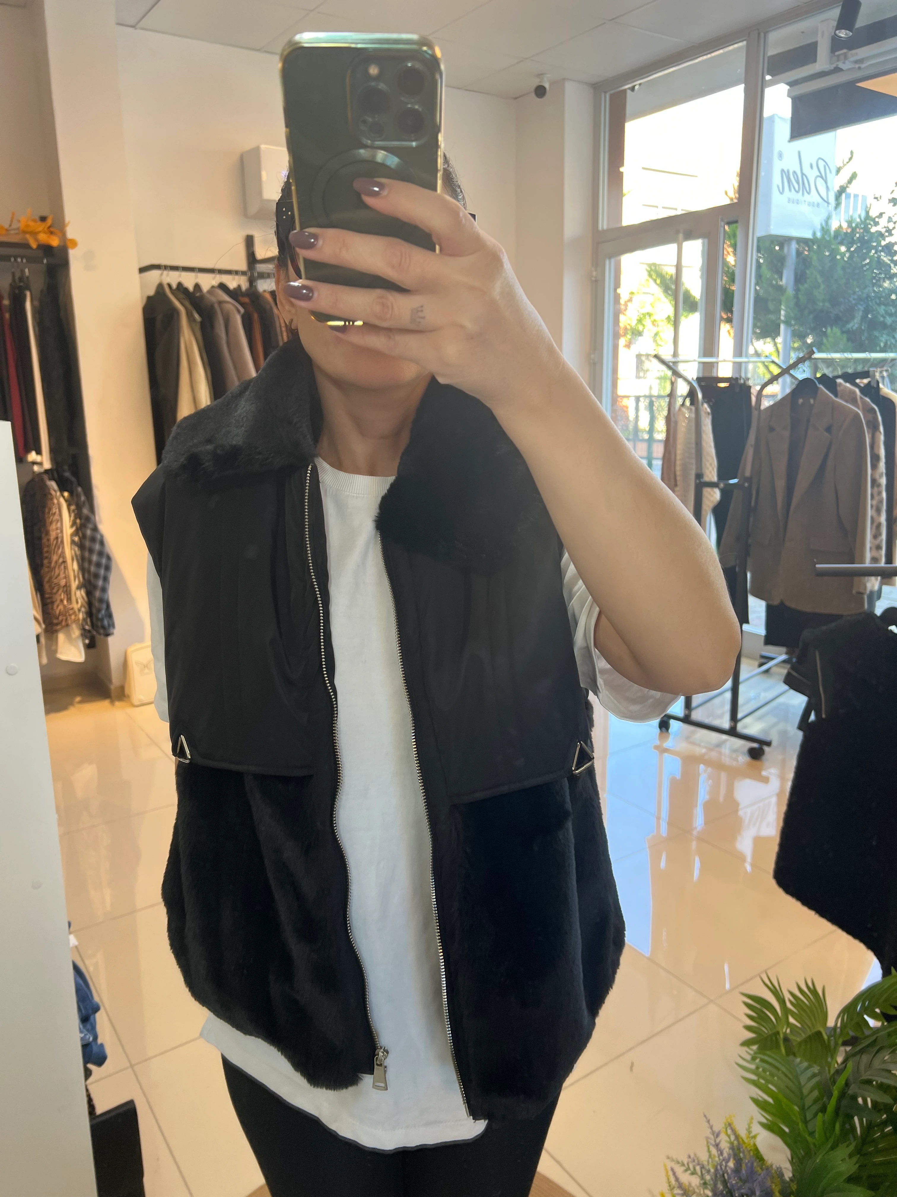 SİYAH KÜRKLÜ YELEK