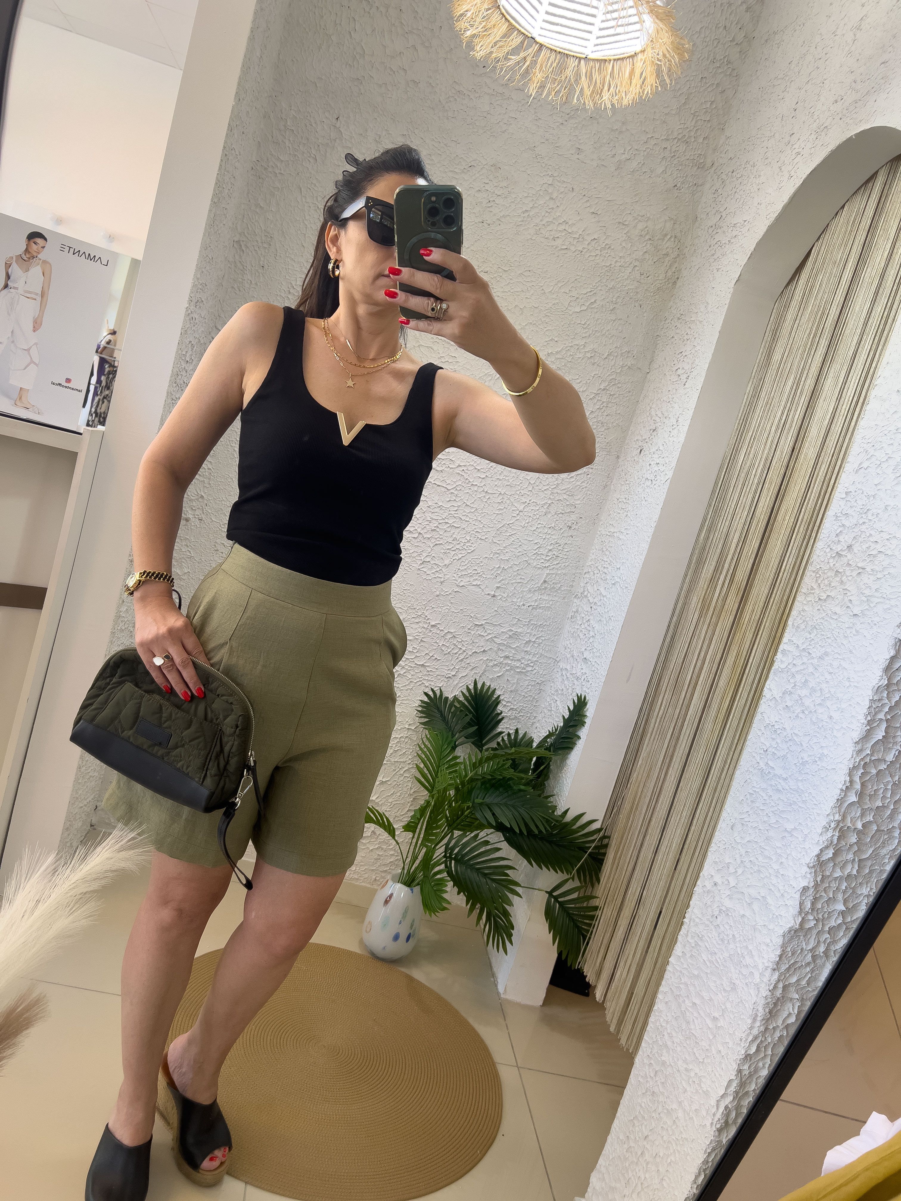 YAKA V DETAYLI BODY-SİYAH