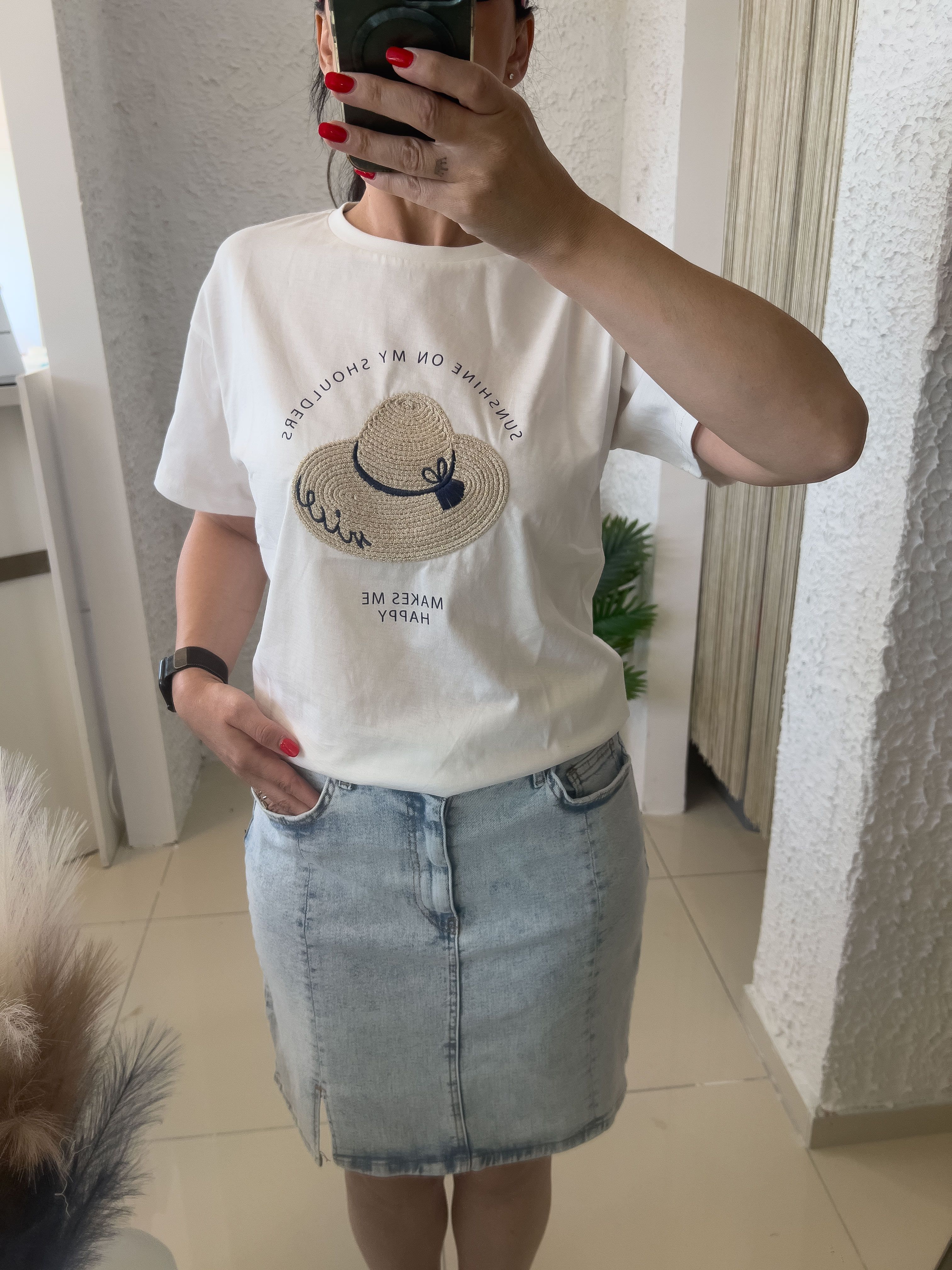 BEYAZ ŞAPKALI TSHİRT