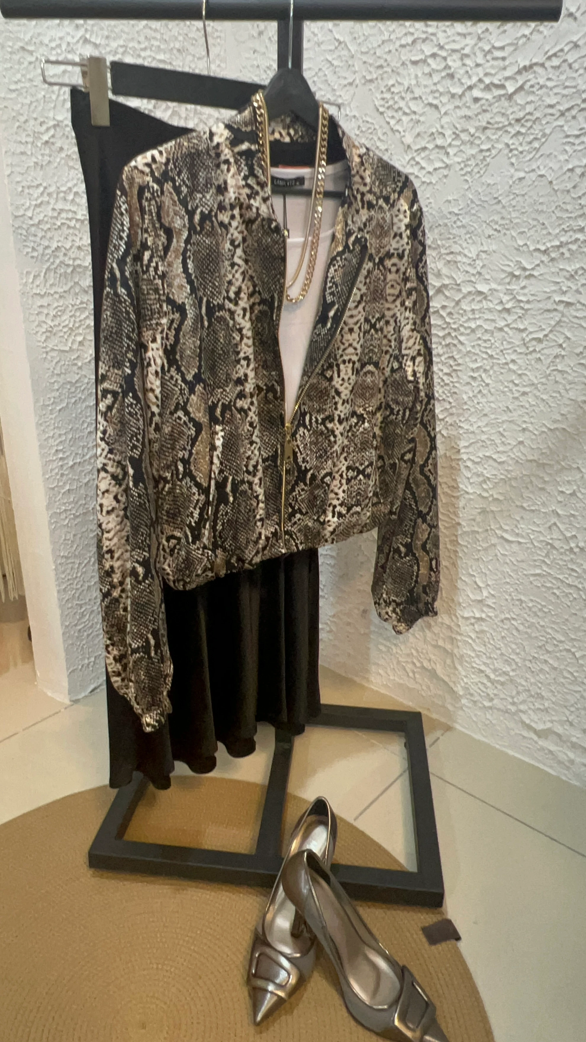 Parlak Yılan Desenli Bomber Ceket